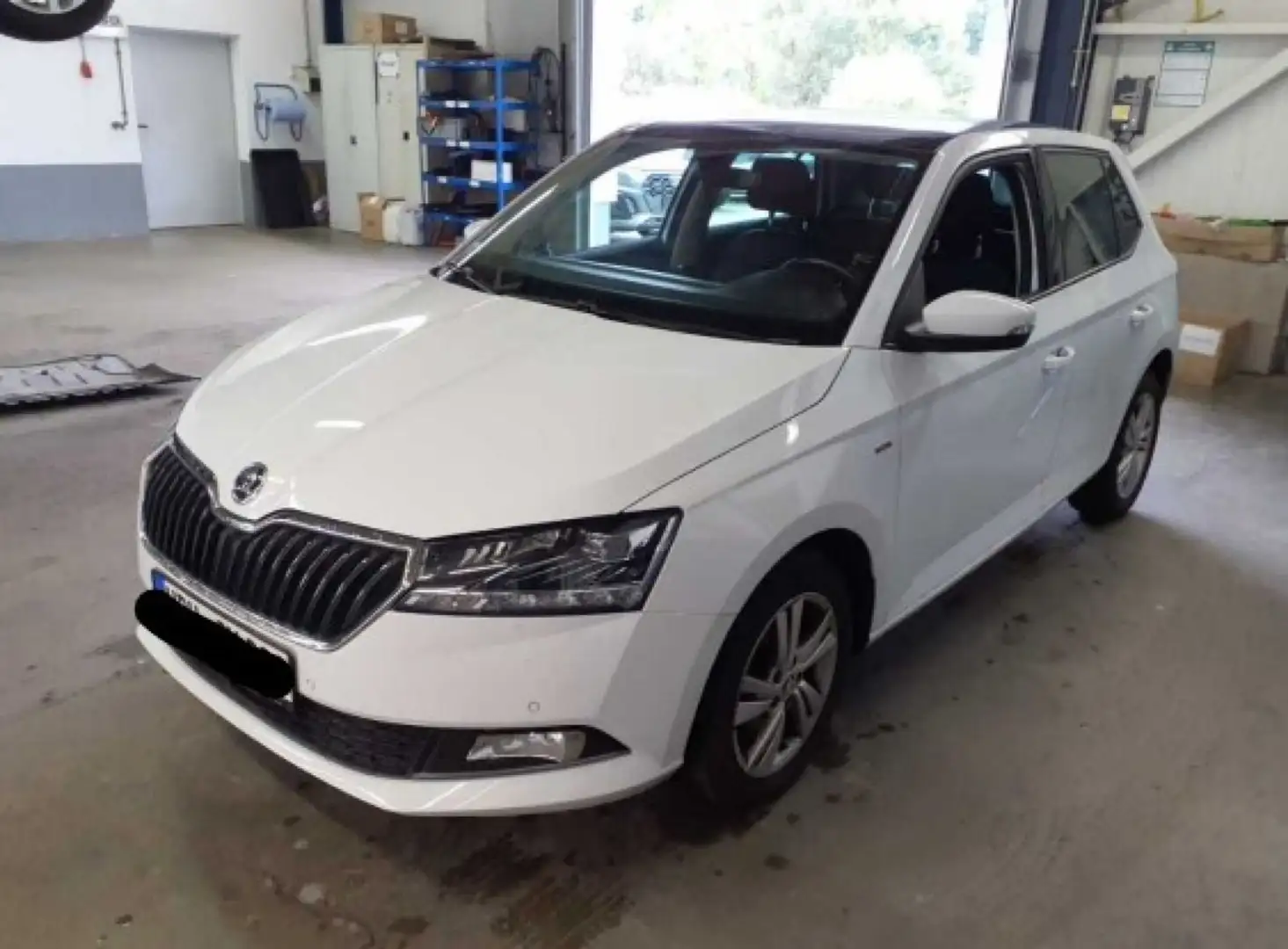 Skoda Fabia 1.0 TSI Ambition Pano*Kamera*SHZ*PDC*ACC Weiß - 2