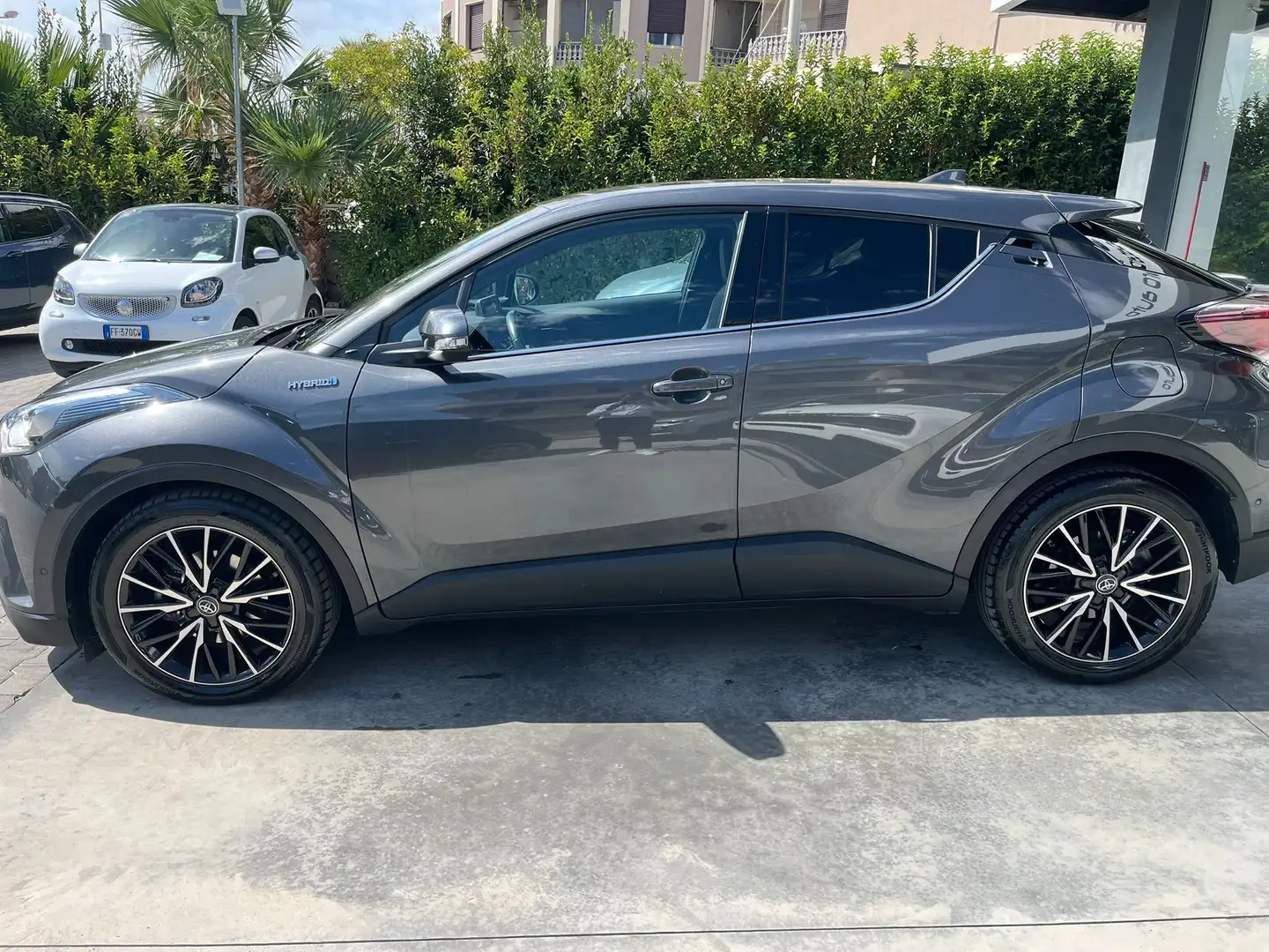 Toyota C-HR C-HR I 2016 1.8h Lounge 2wd e-cvt my18 Gris - 2