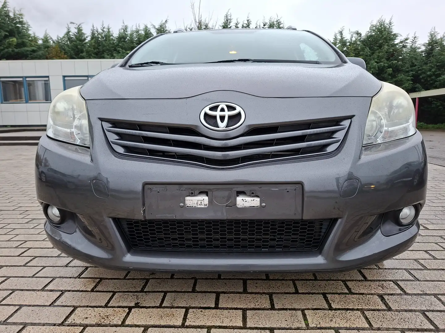Toyota Corolla Verso Corolla Verso 2.2 D-4D | 7 PL. | Navi |Camera | Gris - 2