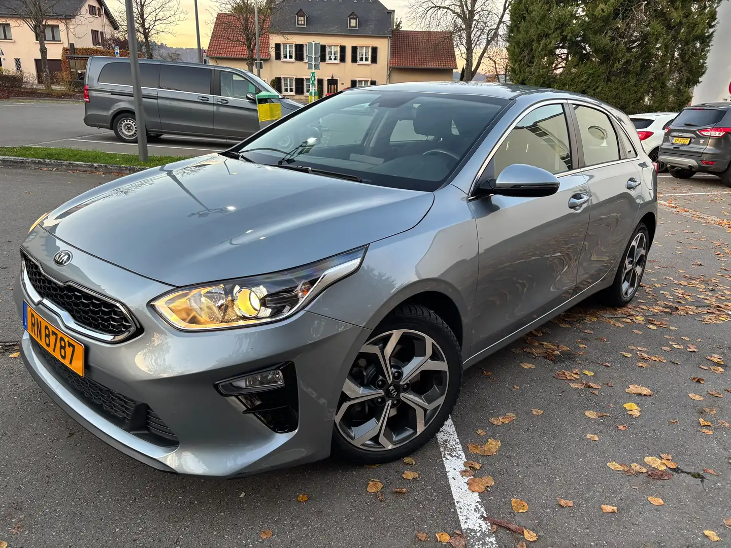 Kia Ceed / cee'd Ceed 1.6 CRDi (48V Mild-Hybrid) Platinum Argent - 1