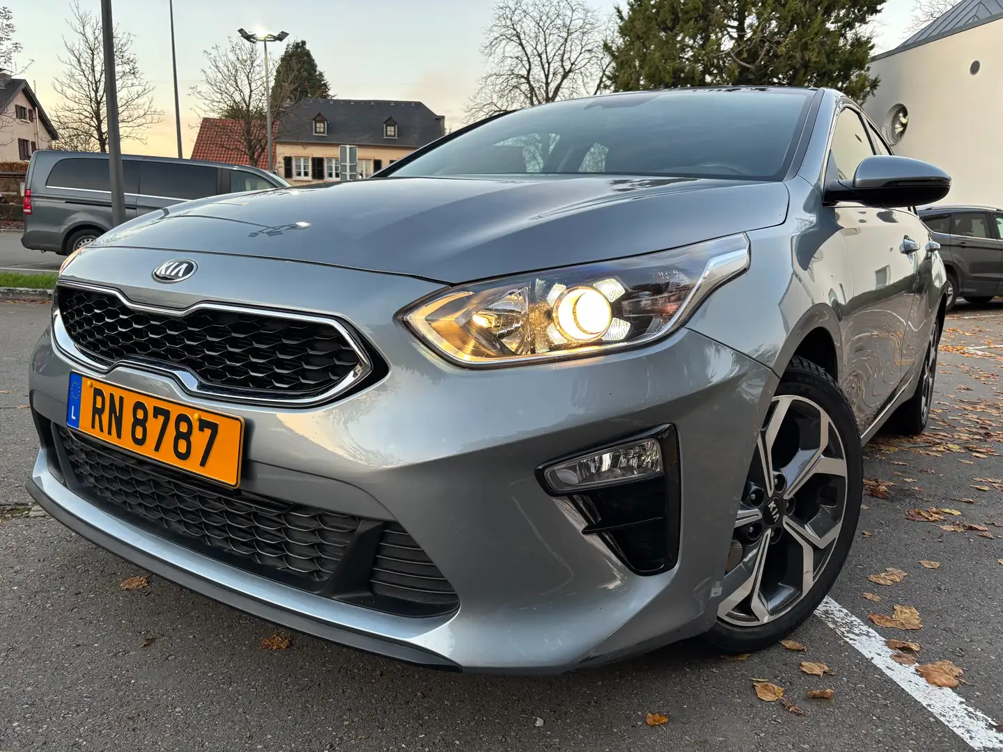 Kia Ceed / cee'd Ceed 1.6 CRDi (48V Mild-Hybrid) Platinum Argent - 2