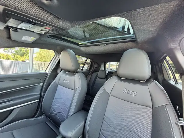 Jeep Avenger view 12