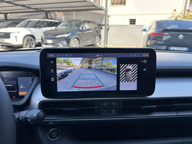 Jeep Avenger view 15