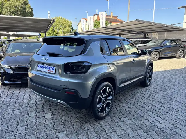 Jeep Avenger view 5