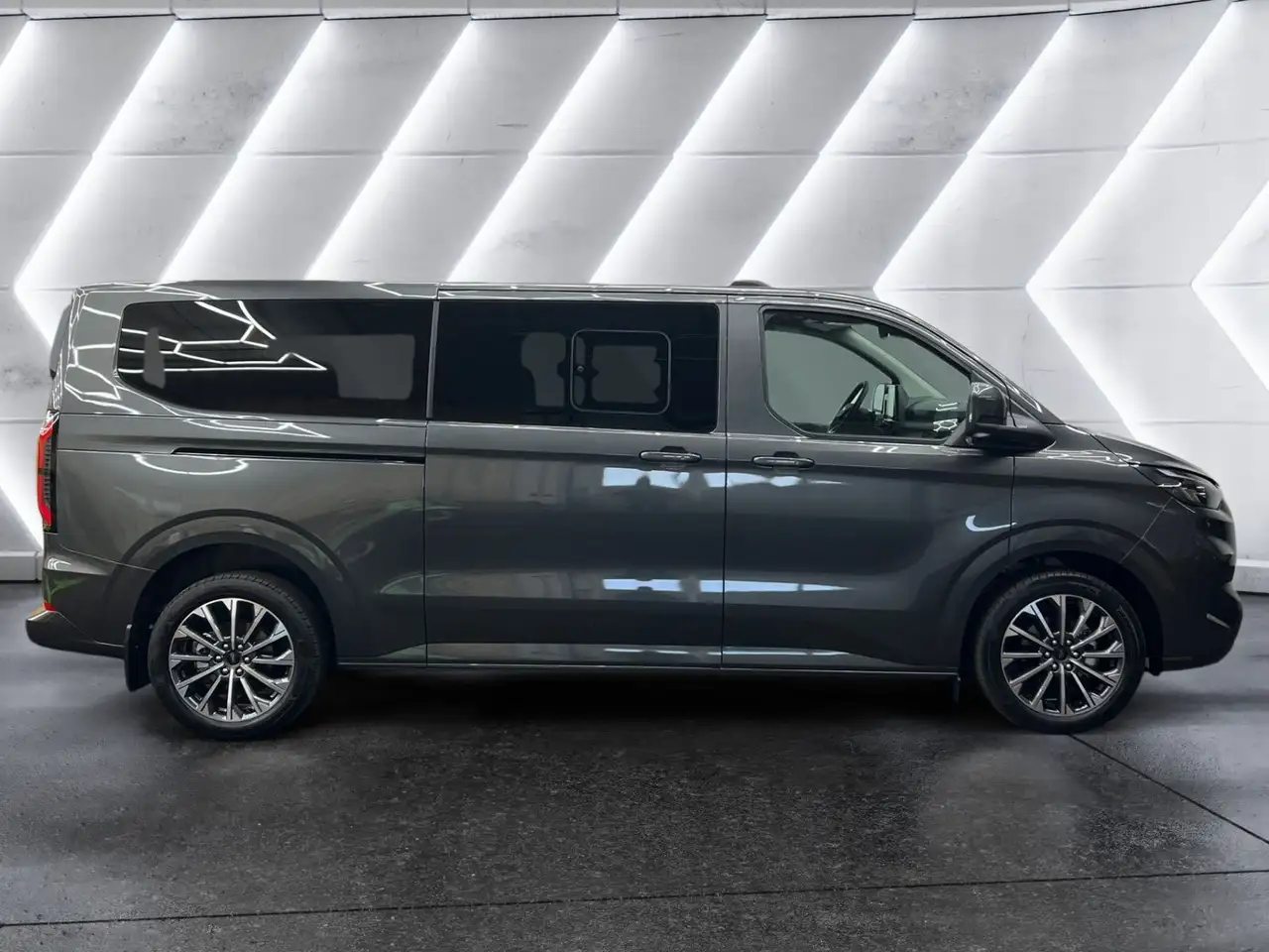 Ford Tourneo Custom 2026 — фото 6