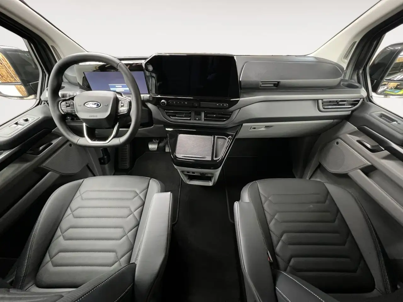 Ford Tourneo Custom 2026 — фото 10
