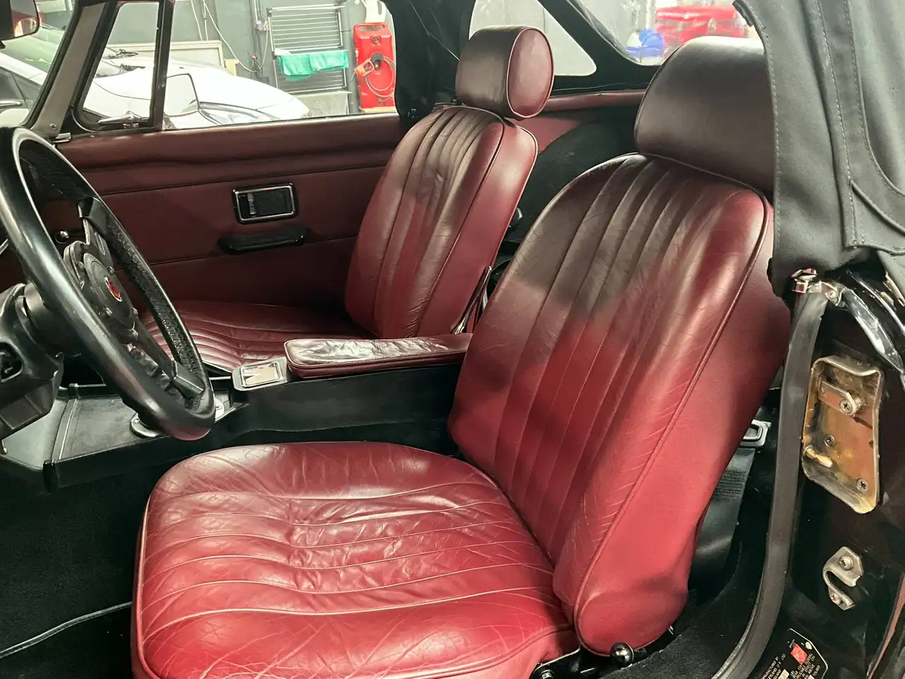 MG MGB 1800 Essence Oldtimer restaurée, foto 10
