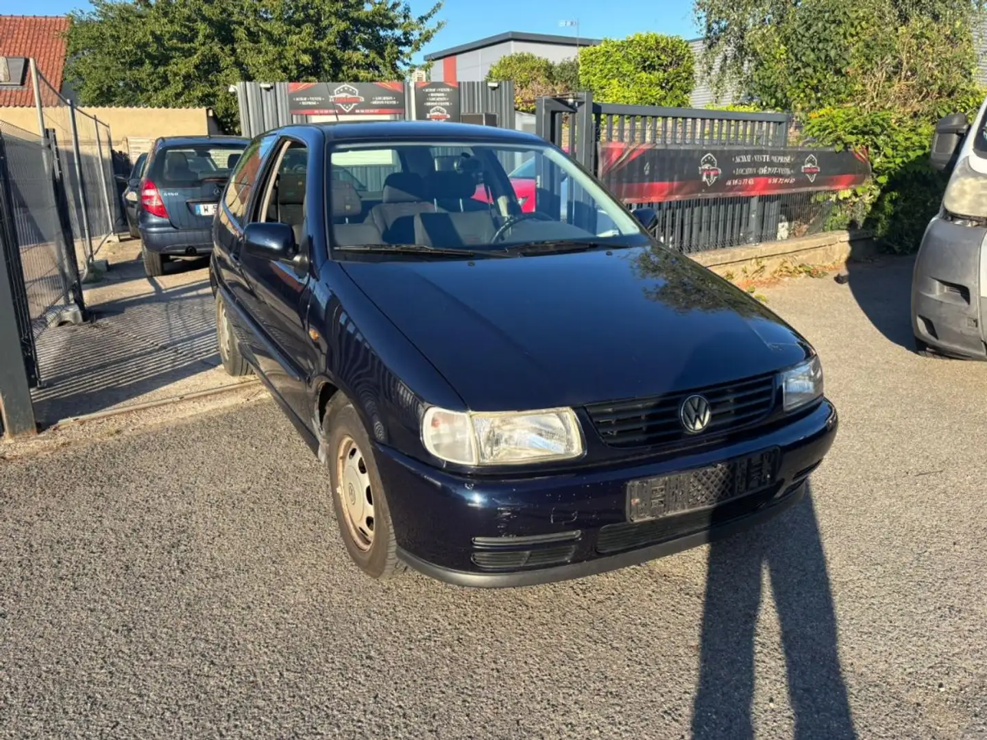 Volkswagen Polo 1.6 MATCH BVA 3P Kék - 1