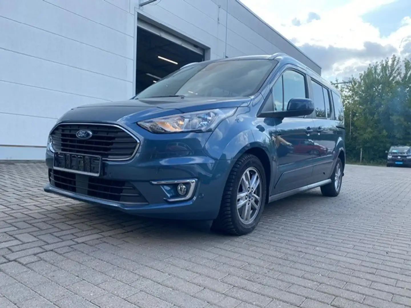 Ford Grand Tourneo Connect 1.5 TDCi Titanium 7-Sitzer PANO AHK Albastru - 1