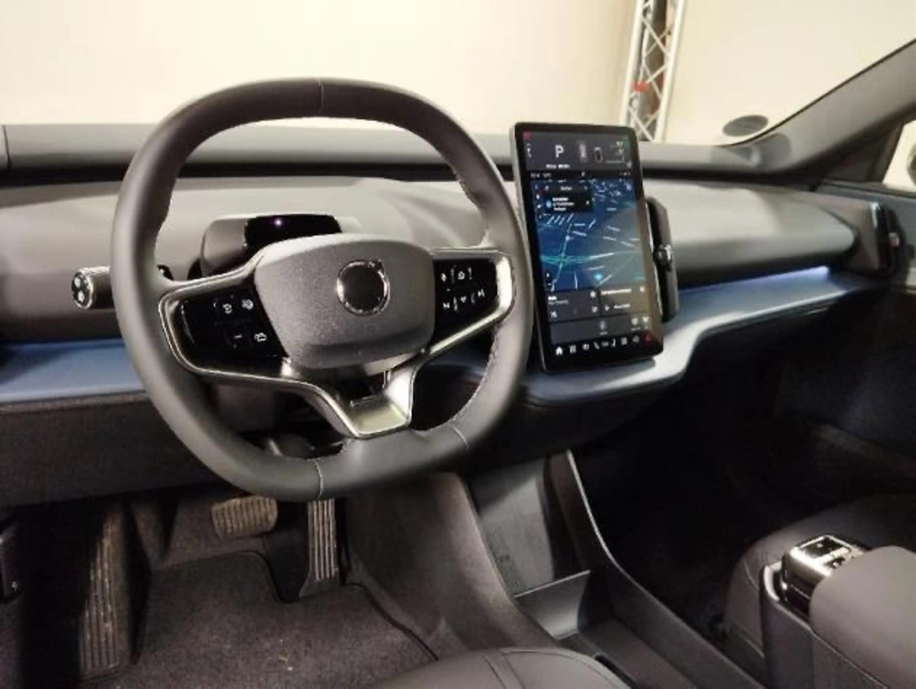 Volvo EX30 Plus Pure Electric*WINTERPAKET* — photo 8