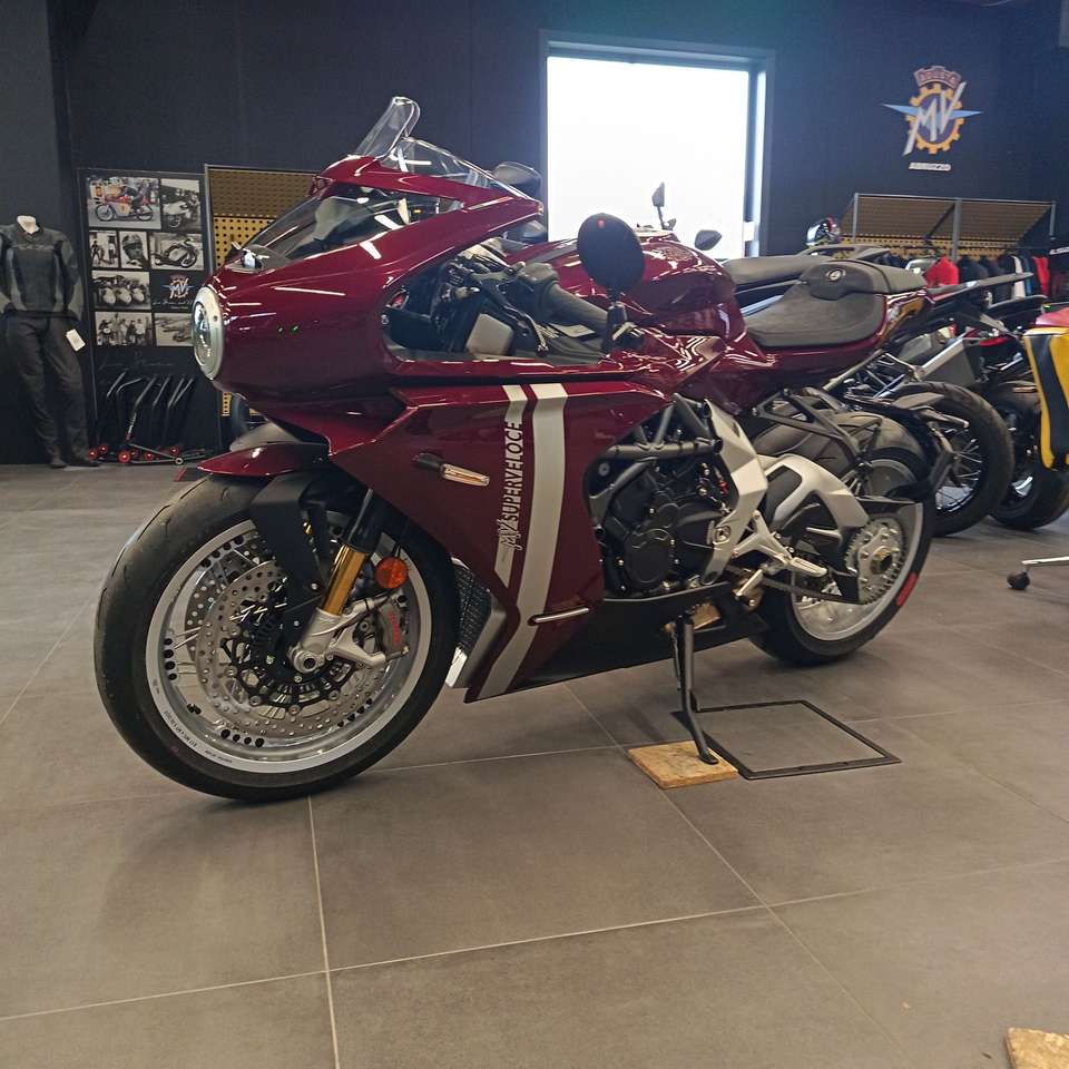 MV Agusta Superveloce 800 AGUSTA SUPERVELOCE 98