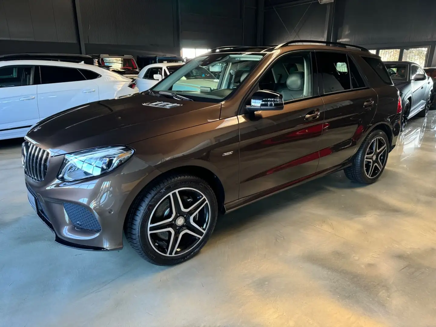 Mercedes-Benz GLE 450 PANORAMA/360/NIGHT/PARK/LED/AMG INT. Brun - 1