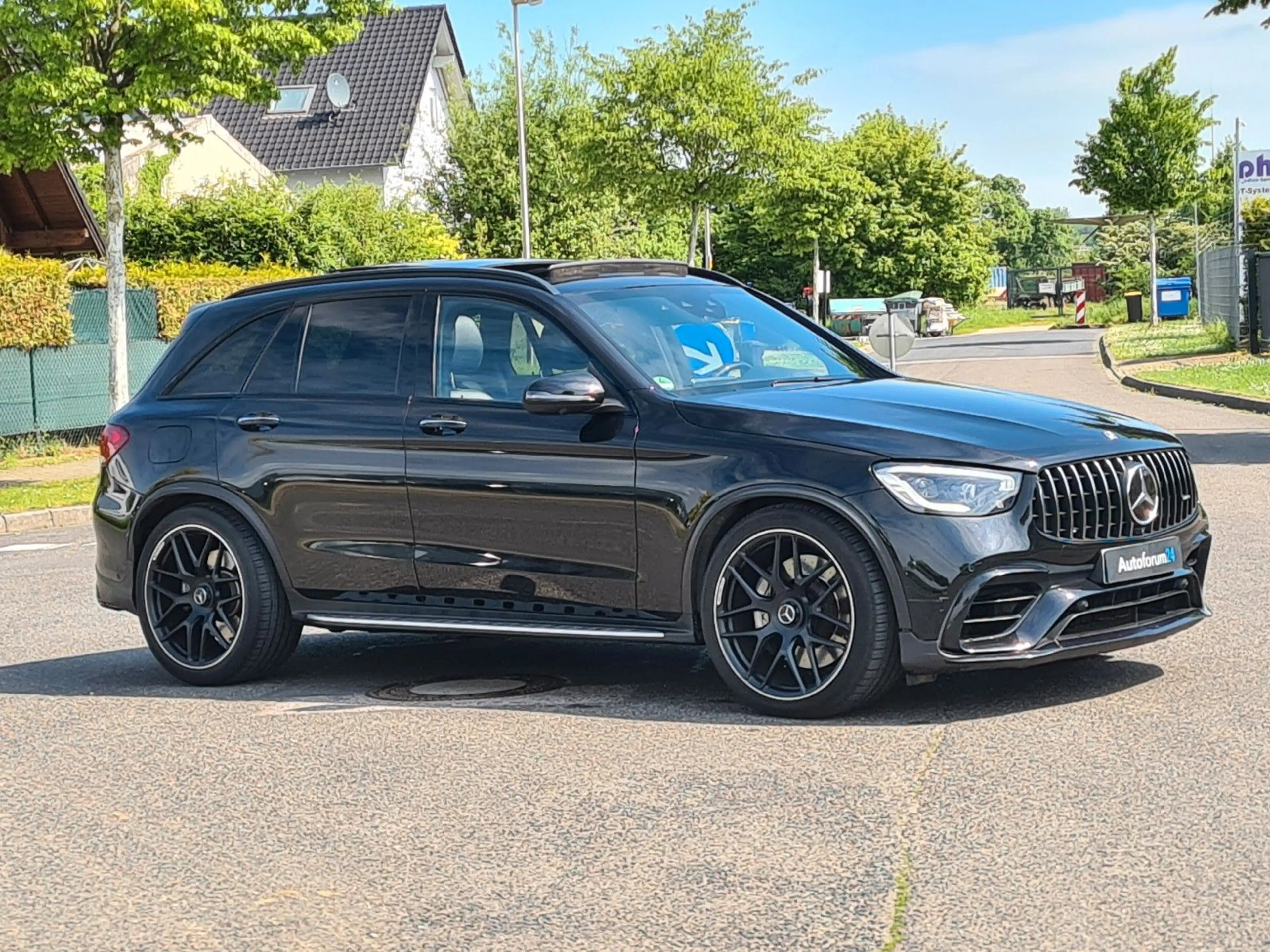 Mercedes-Benz GLC 63 AMG 4Matic*Autom.*Navi*Kamera*Panorama* — photo 7