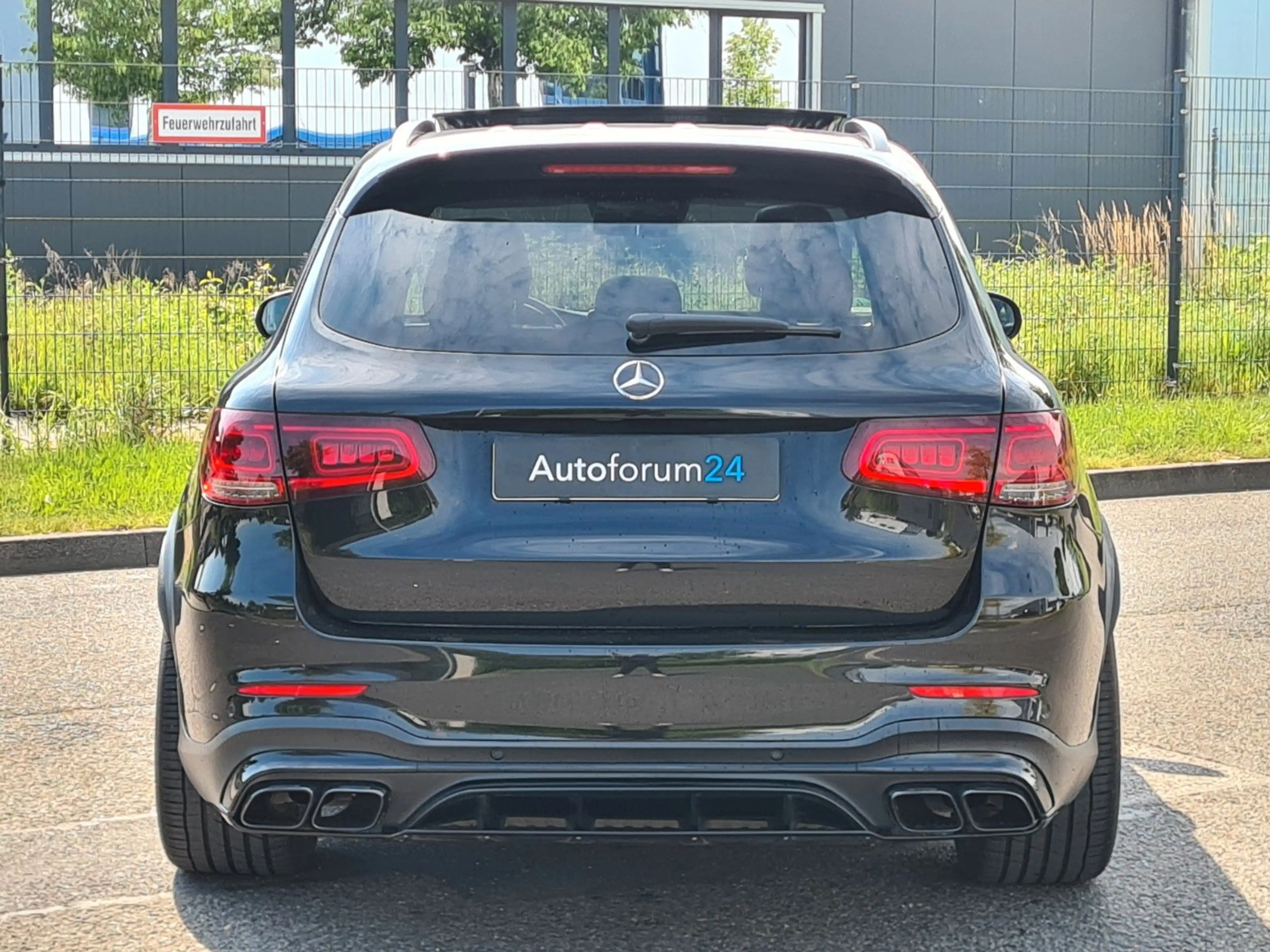 Mercedes-Benz GLC 63 AMG 4Matic*Autom.*Navi*Kamera*Panorama* — photo 4