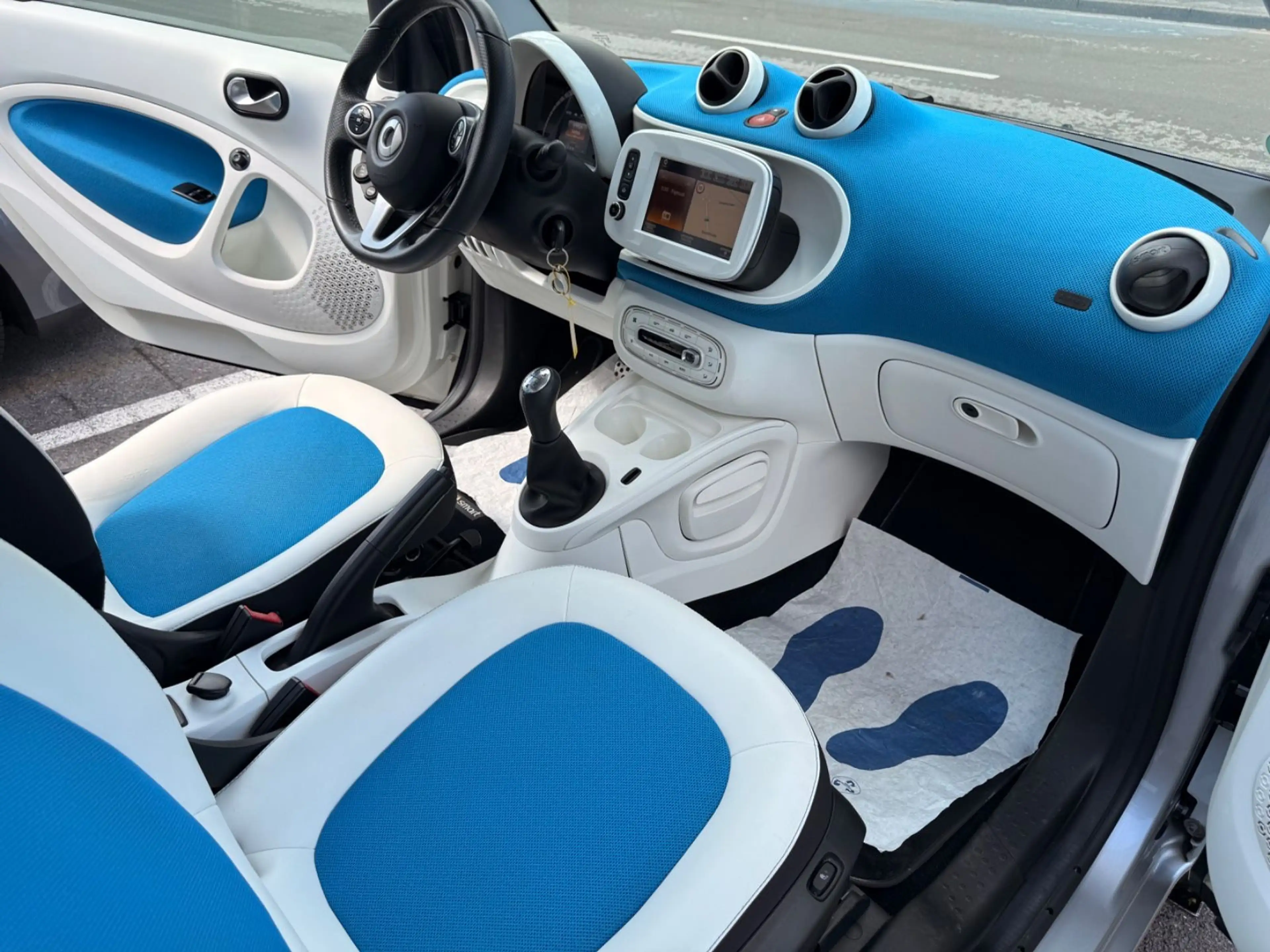 smart forTwo 1.0 2.HD*PANO*LED*NAVI*ALU*TOP ZUSTAND* — photo 11