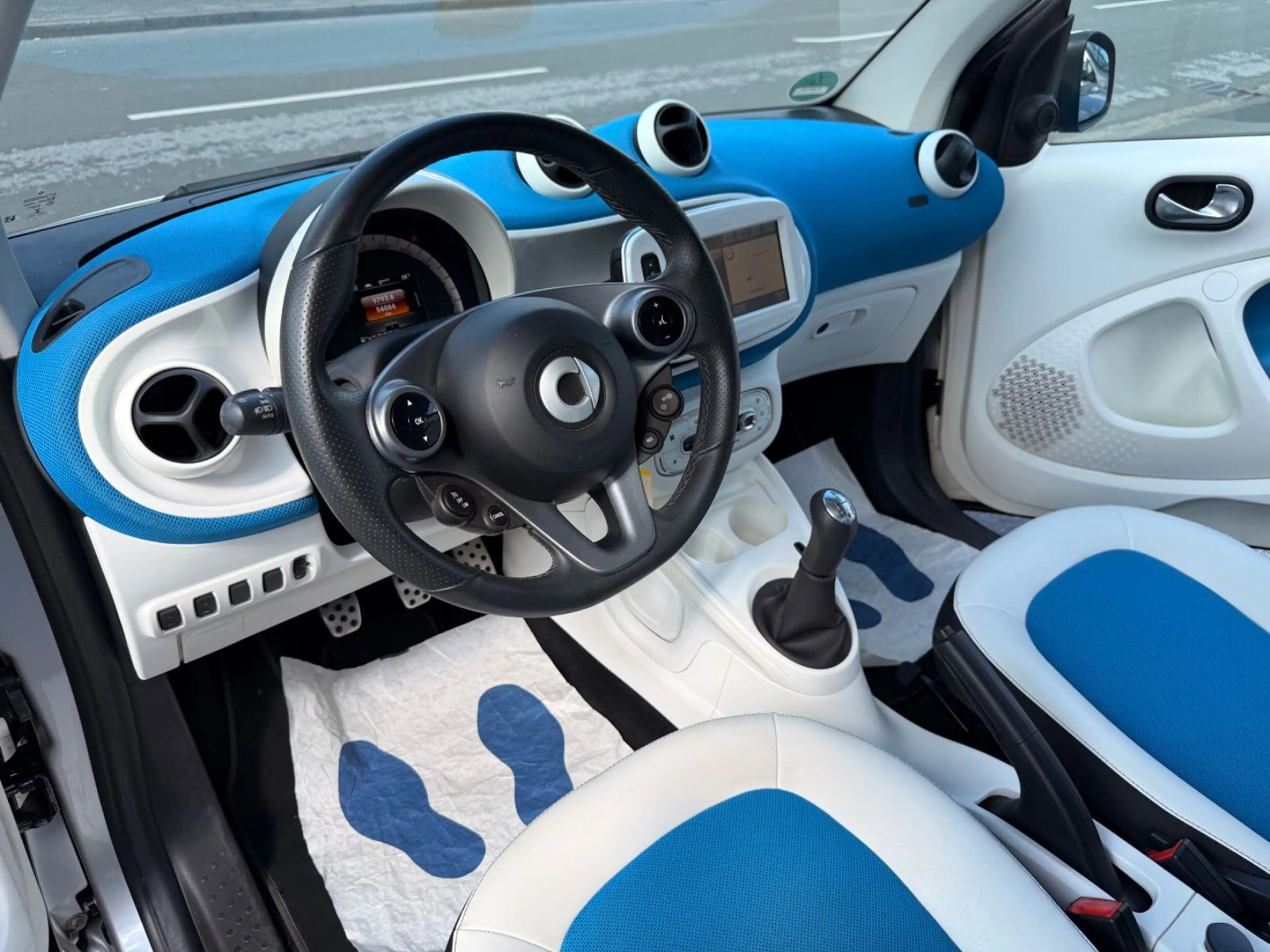 smart forTwo 1.0 2.HD*PANO*LED*NAVI*ALU*TOP ZUSTAND* — photo 9