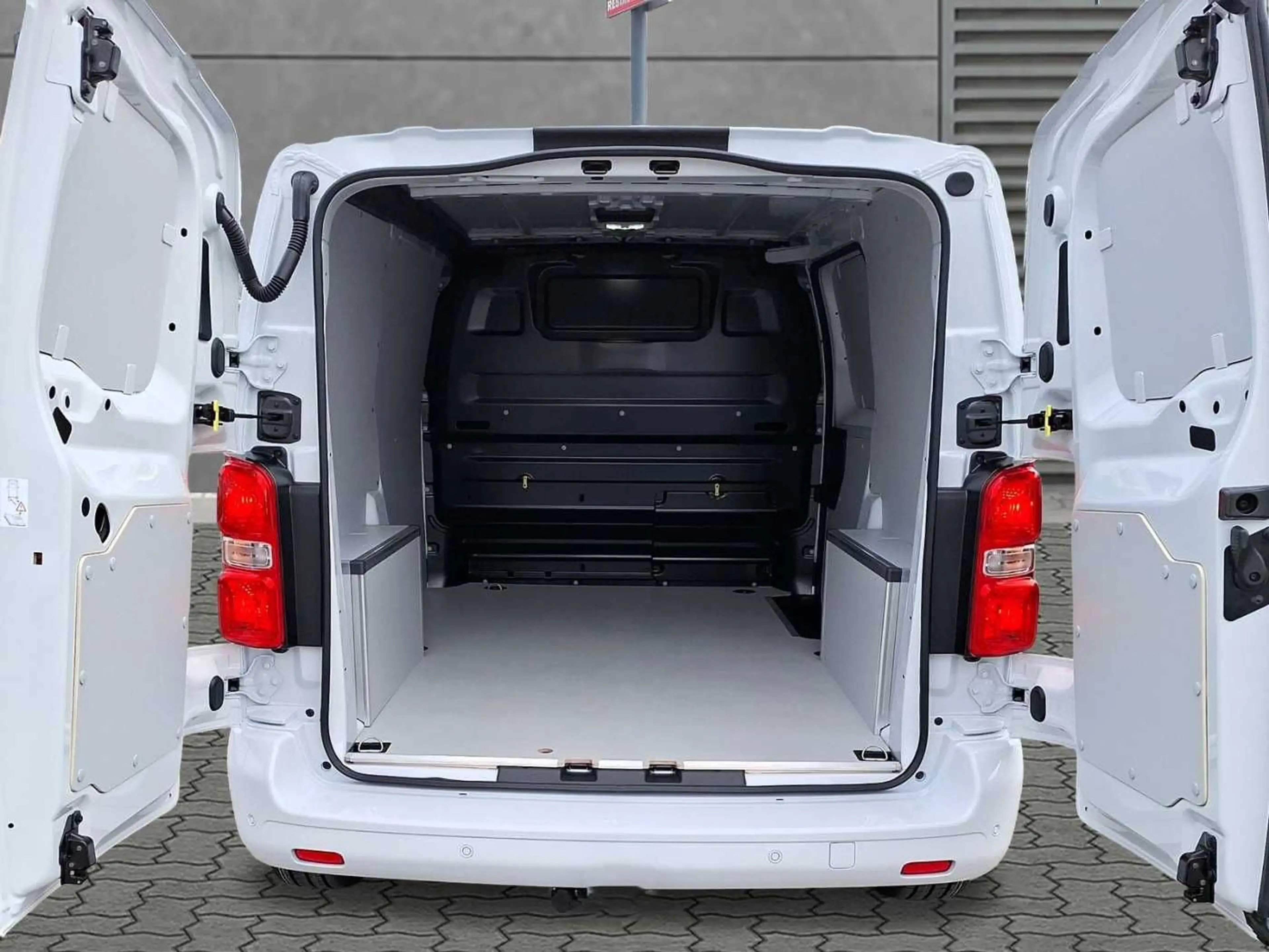 Fiat Scudo L2 M 120 *Connect|Comfort|Look|LED|Winter* — photo 8