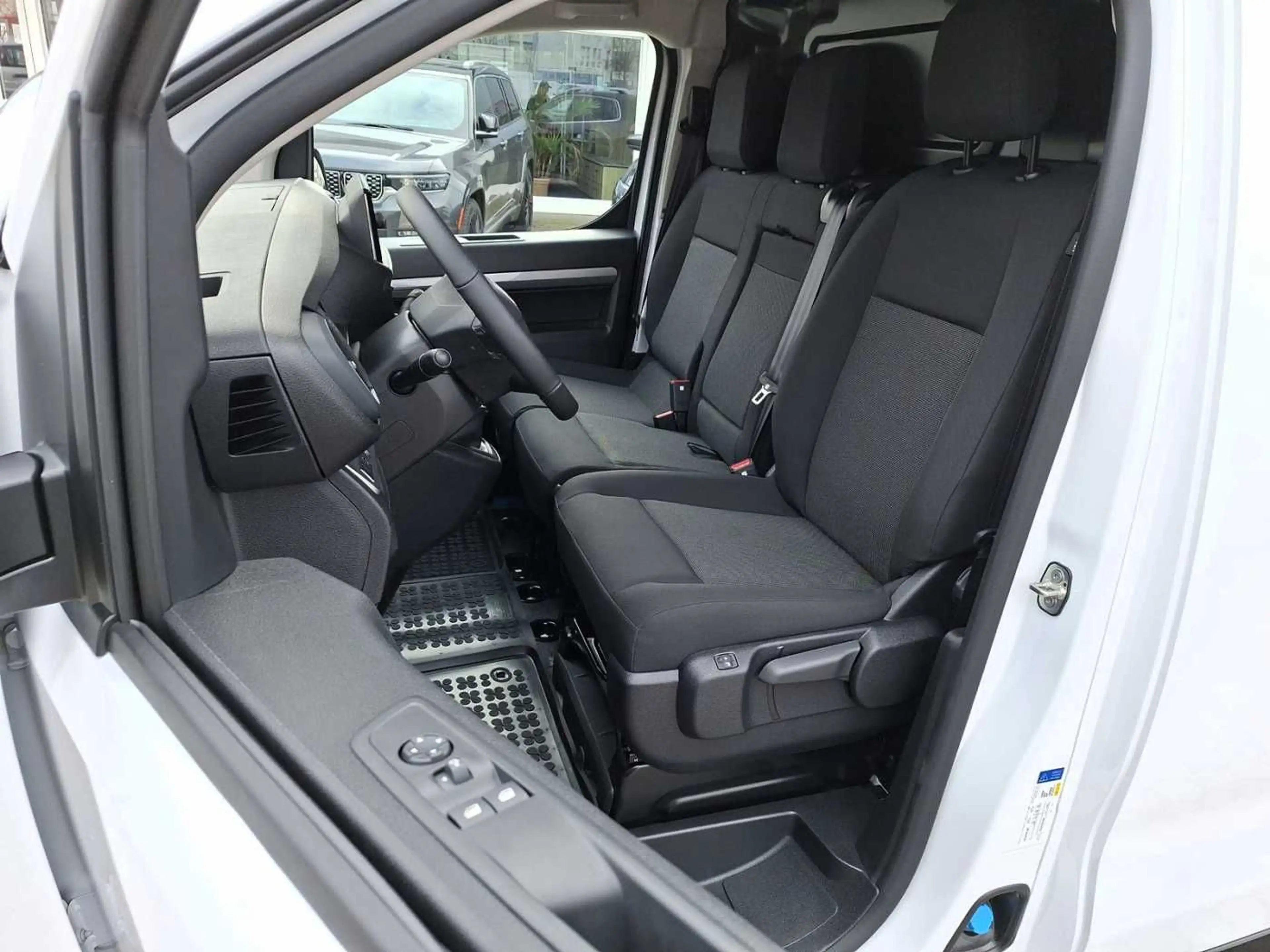 Fiat Scudo L2 M 120 *Connect|Comfort|Look|LED|Winter* — photo 13