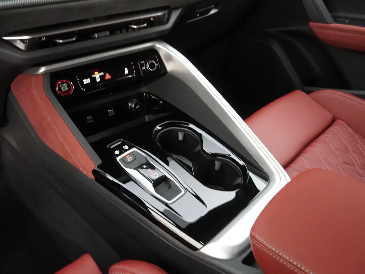 Audi SQ5 снимка Audi SQ5
