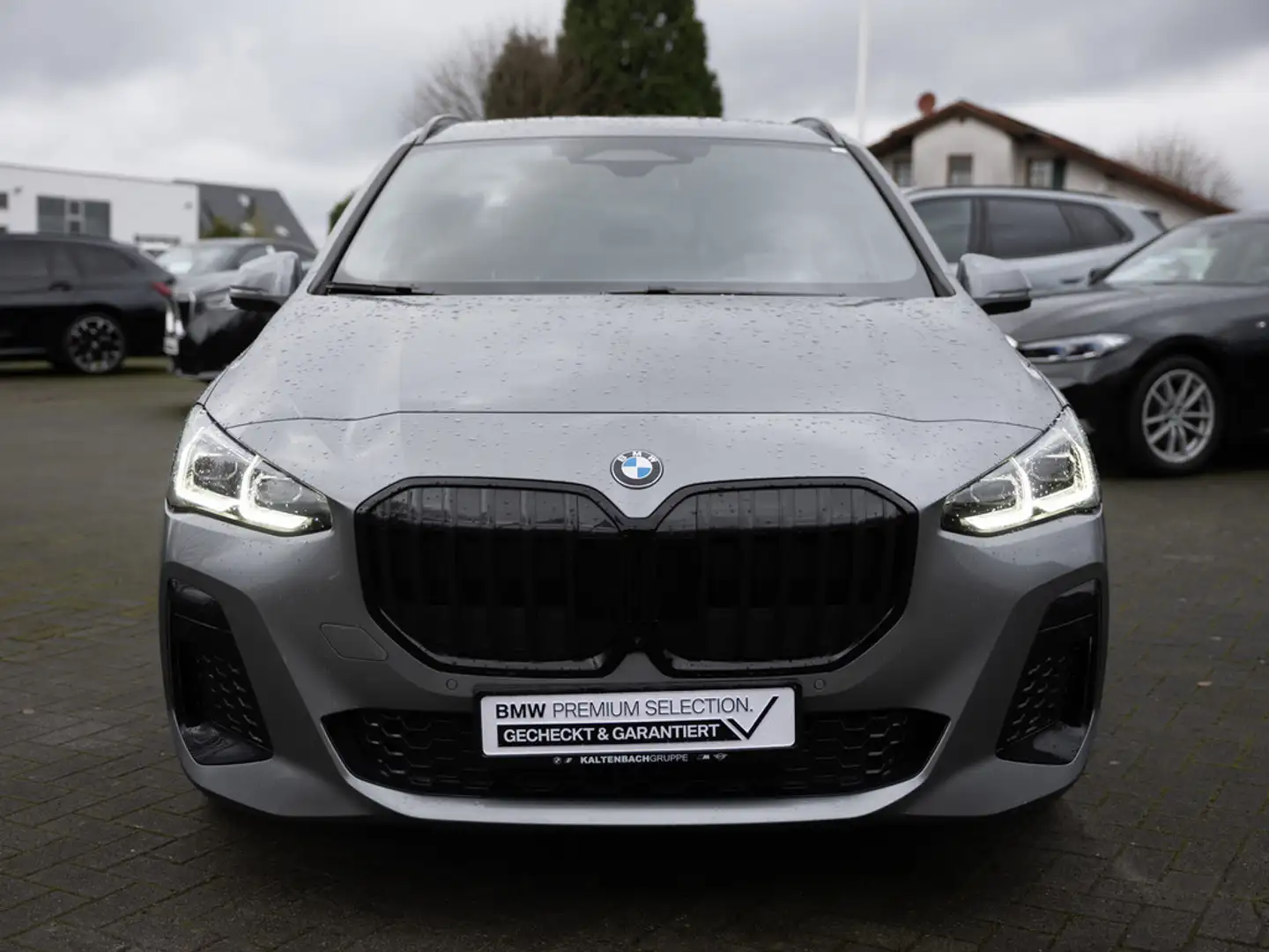 BMW 223 i xDrive M Sport AHK PANO 360° HUD NAVI Grau - 2