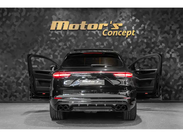 Porsche Cayenne view 5