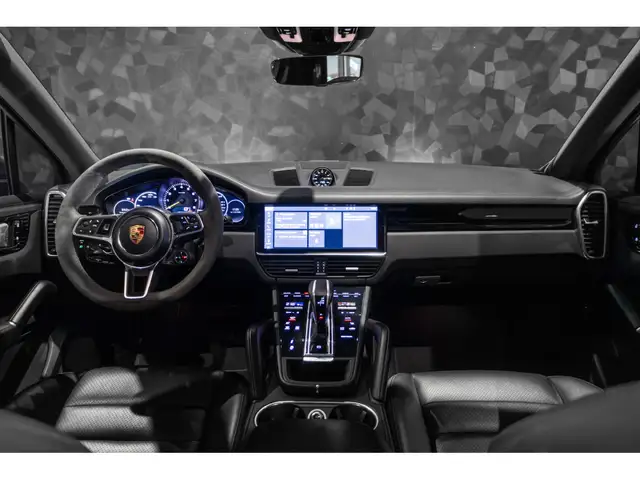 Porsche Cayenne view 24