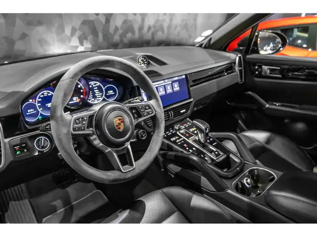 Porsche Cayenne view 9