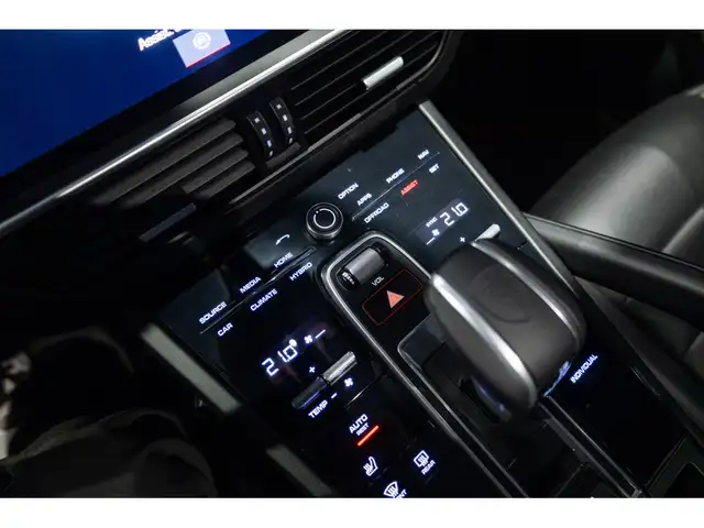 Porsche Cayenne view 22