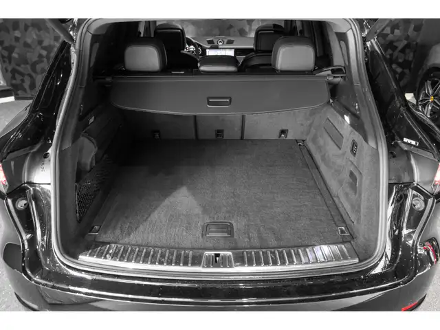 Porsche Cayenne view 28
