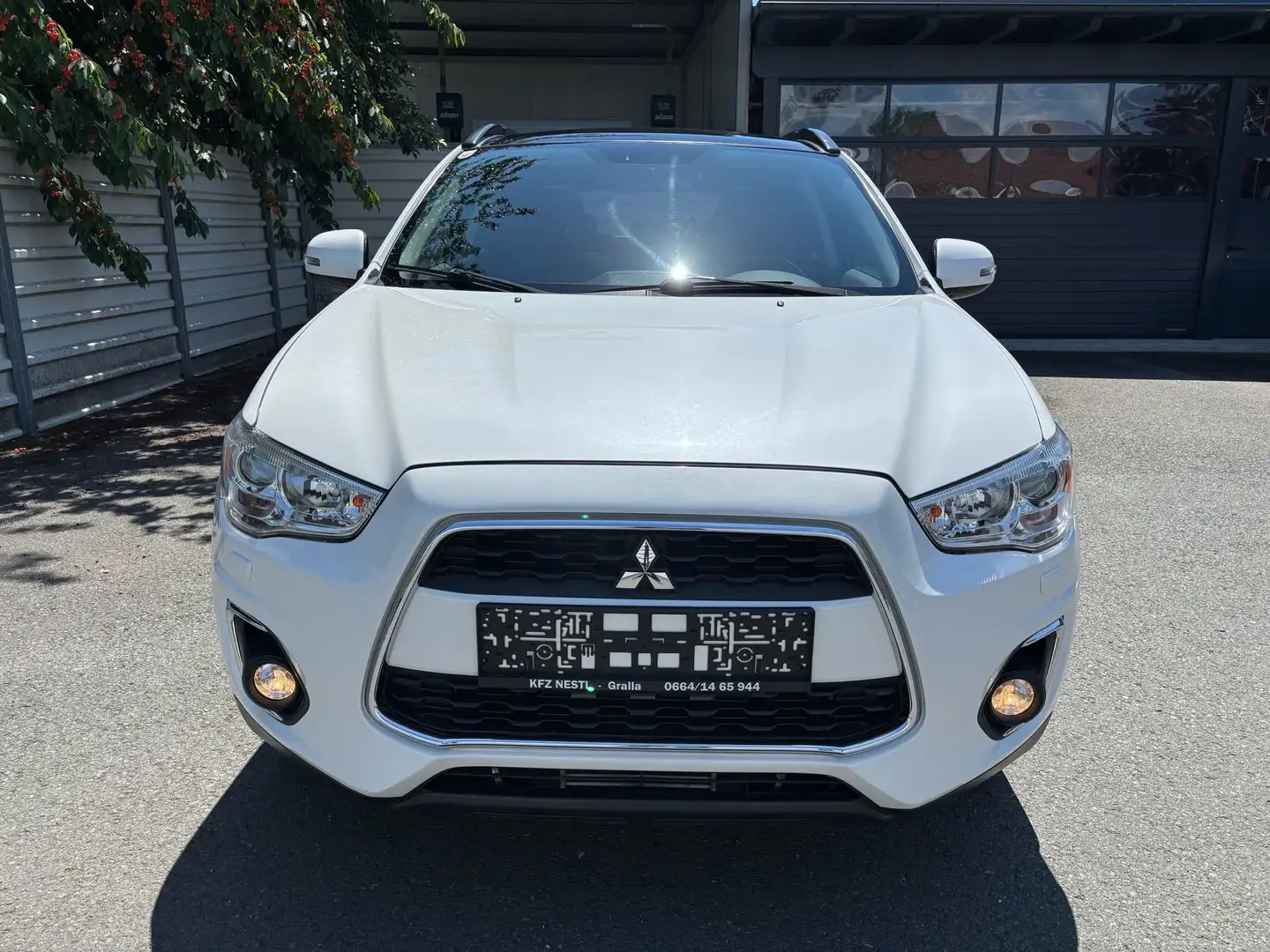 Mitsubishi ASX 2,2 DI-D AT 4WD Intense+ -- Xenon - Glasdach -- Weiß - 2