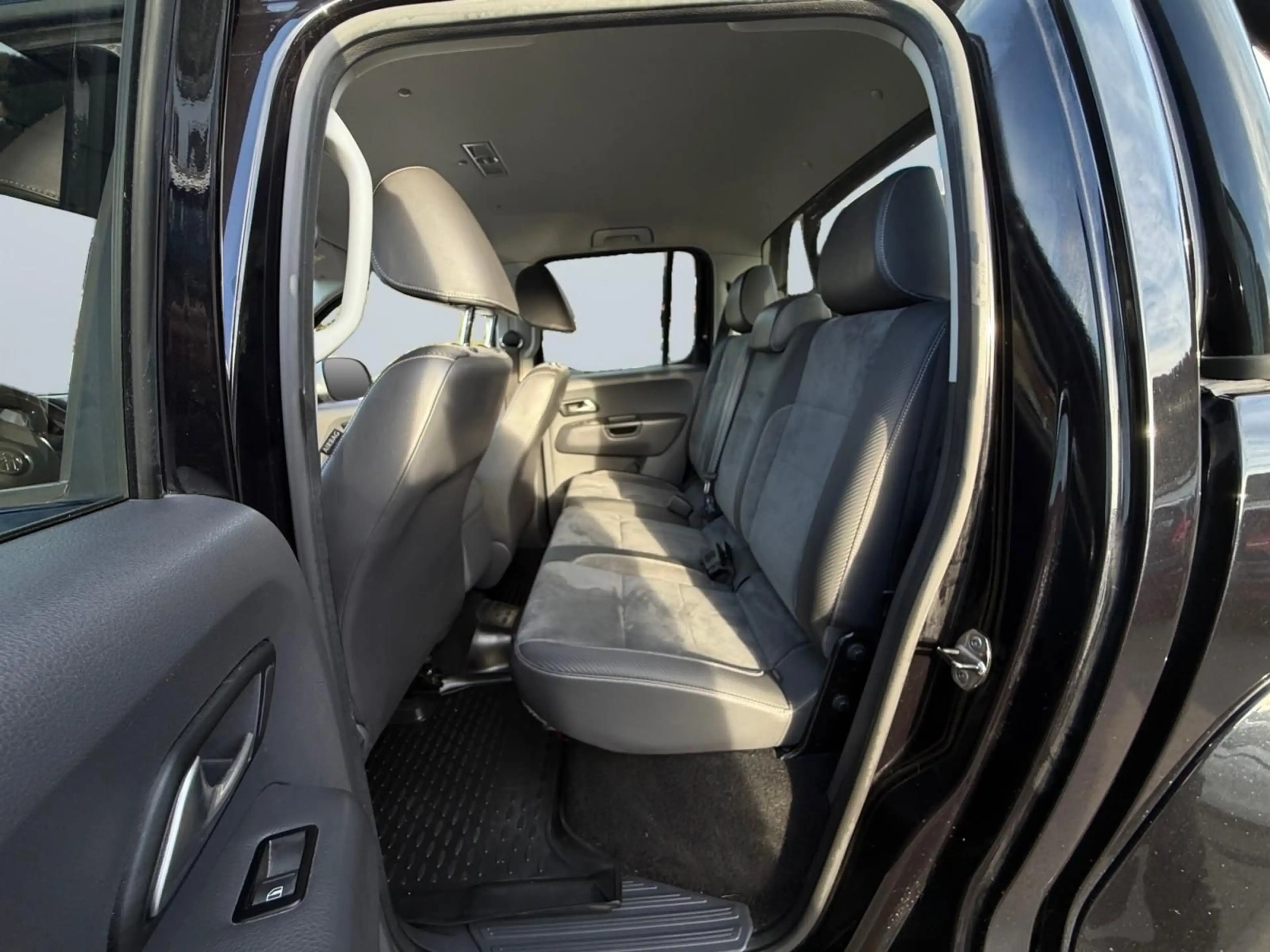 Volkswagen Amarok Ultimate DoubleCab 4Motion/AUTOMATIK/XENO — photo 13