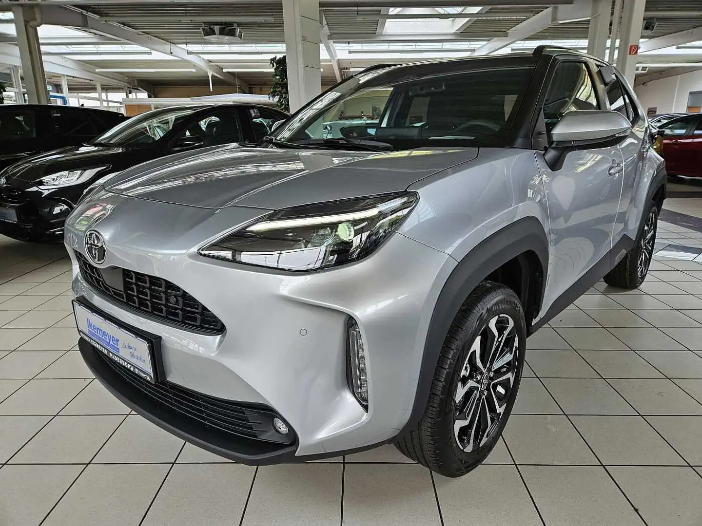 Toyota Yaris Cross Hybrid Team D Safety-Paket Winter-Paket Sitzheizun Silber - 1