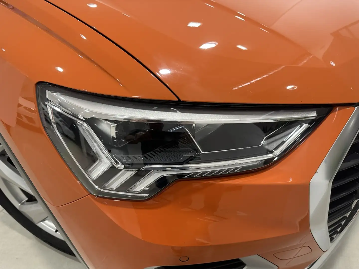 Audi Q3 1.5 TFSI Advanced S tronic 110kW Naranja - 2