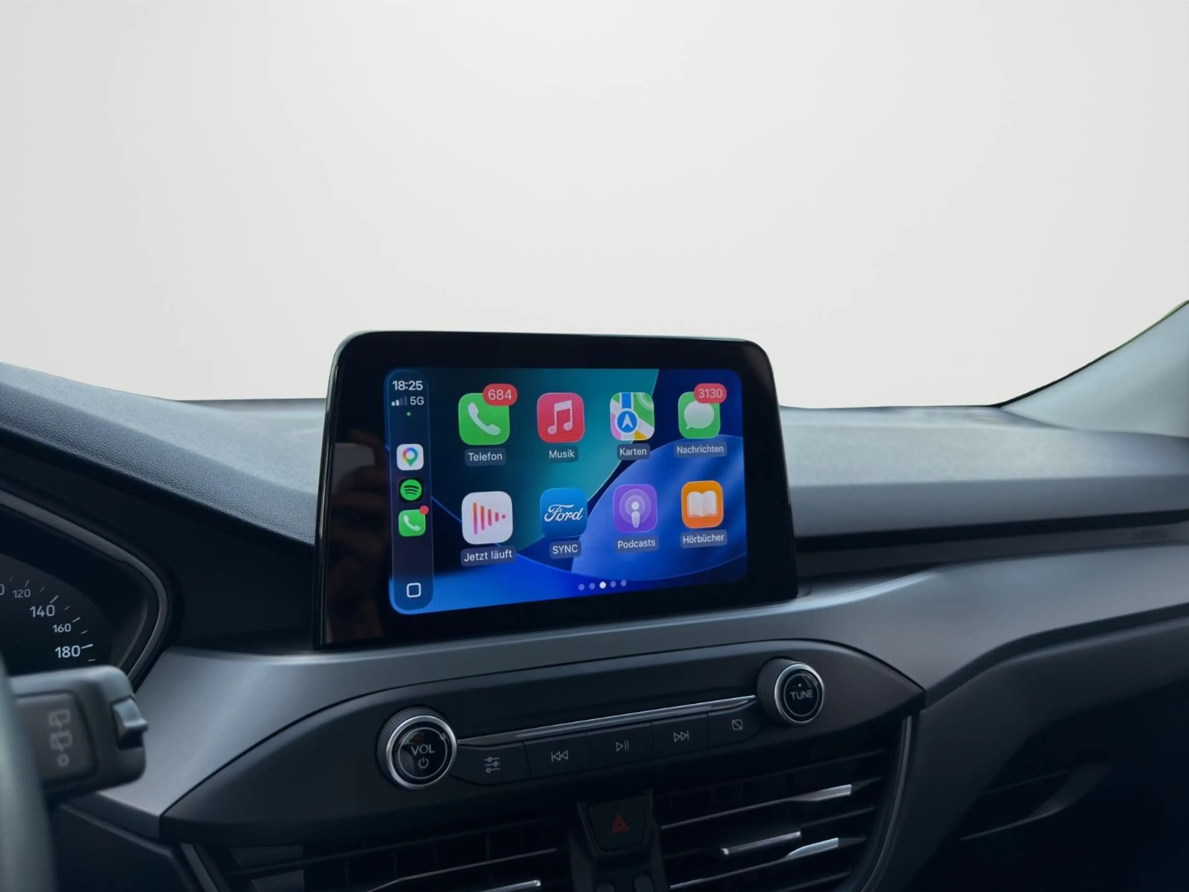 Ford Focus Turnier C&C*AUTOMATIK*LED*CARPLAY*WINTER* — photo 9