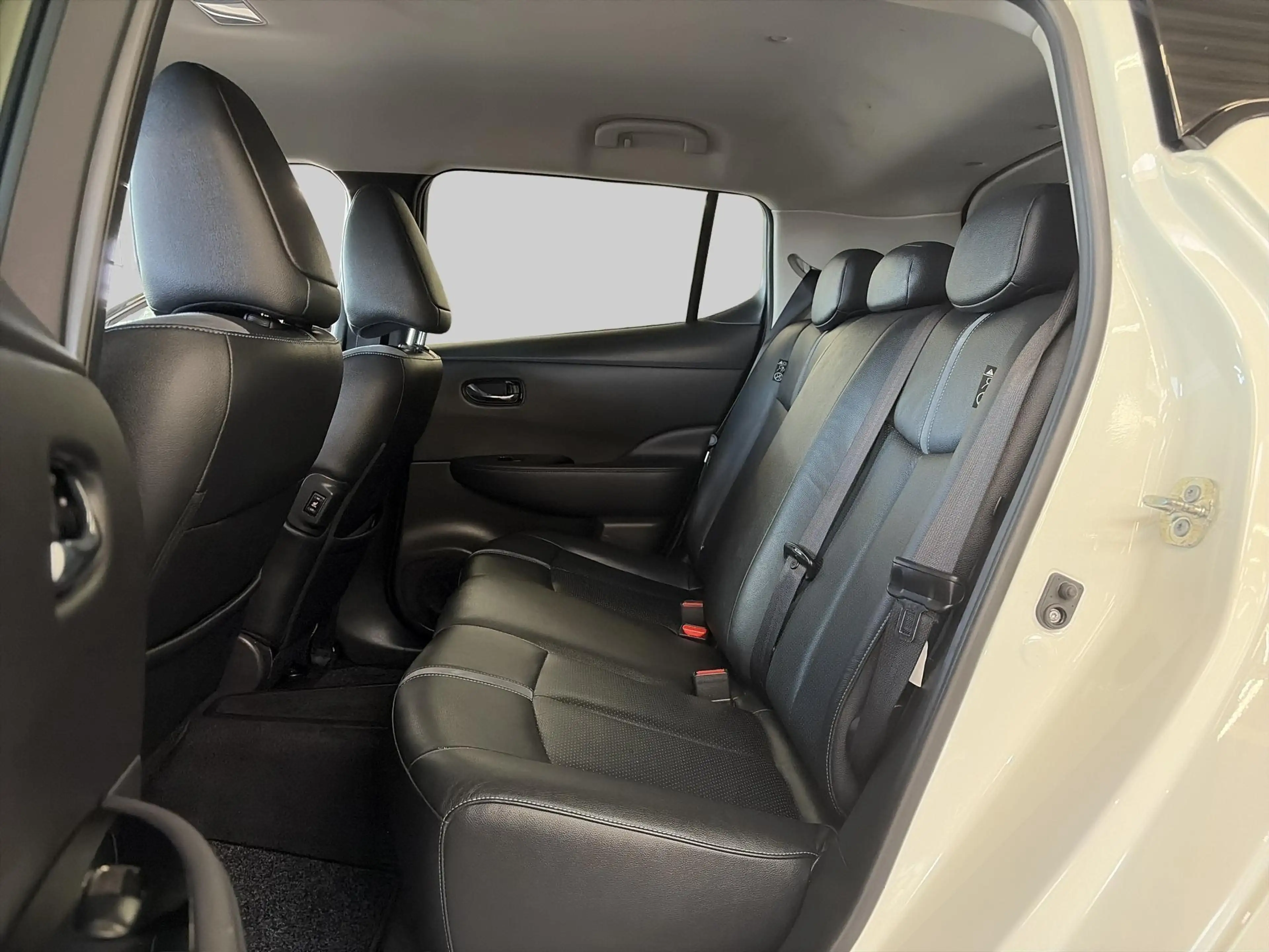 Nissan Leaf Tekna 40 kWh | SoH 87,8% | Bose | 360 Camera | Sto — photo 6