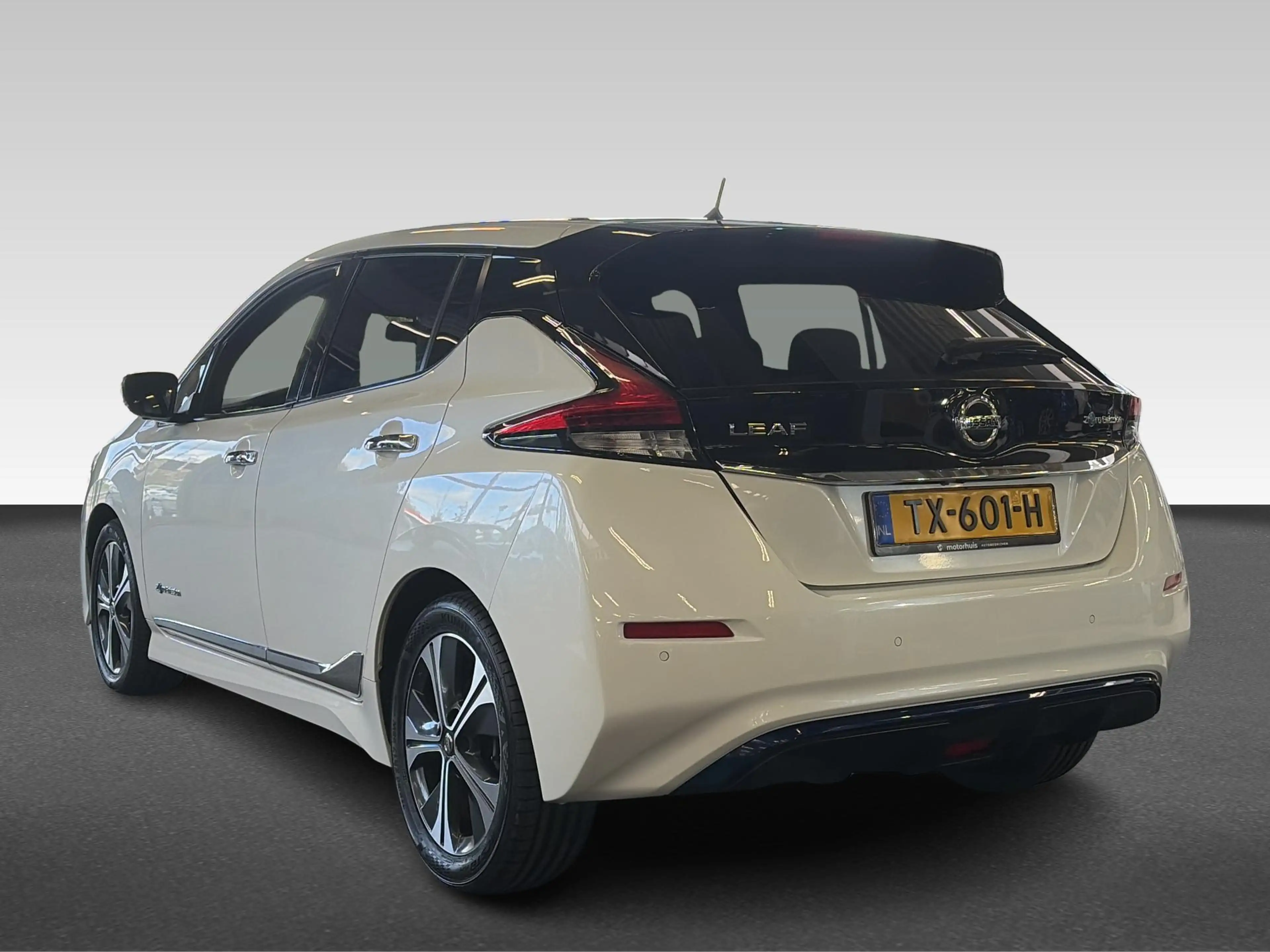 Nissan Leaf Tekna 40 kWh | SoH 87,8% | Bose | 360 Camera | Sto — photo 3