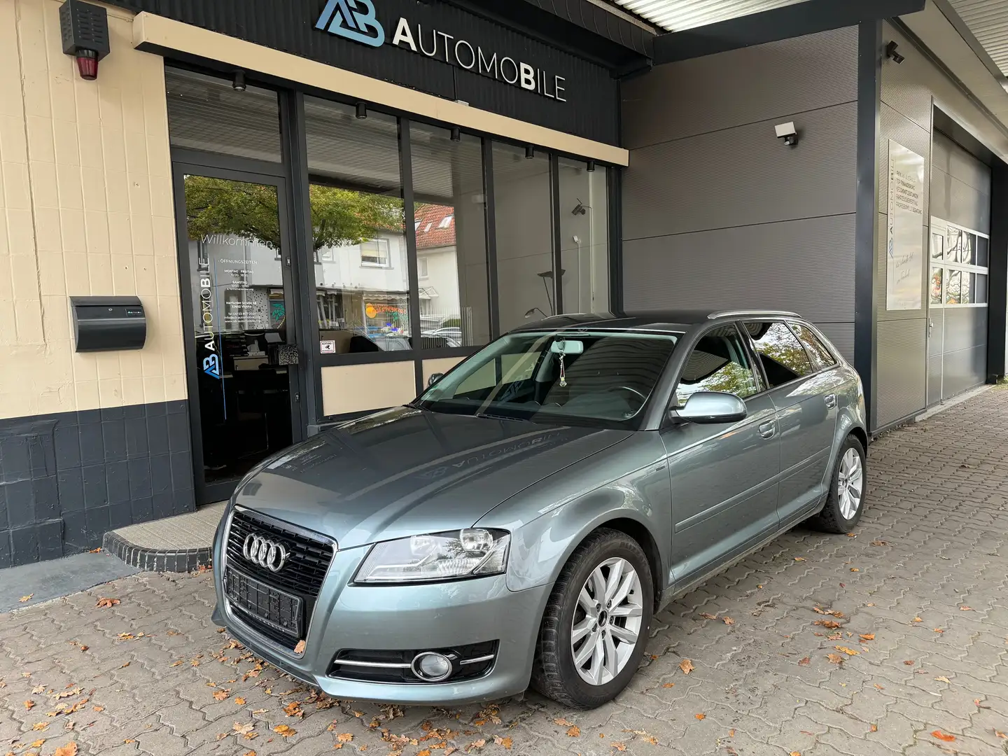 Audi A3 1.4 TFSI Sportback S tronic Attraction Grau - 1