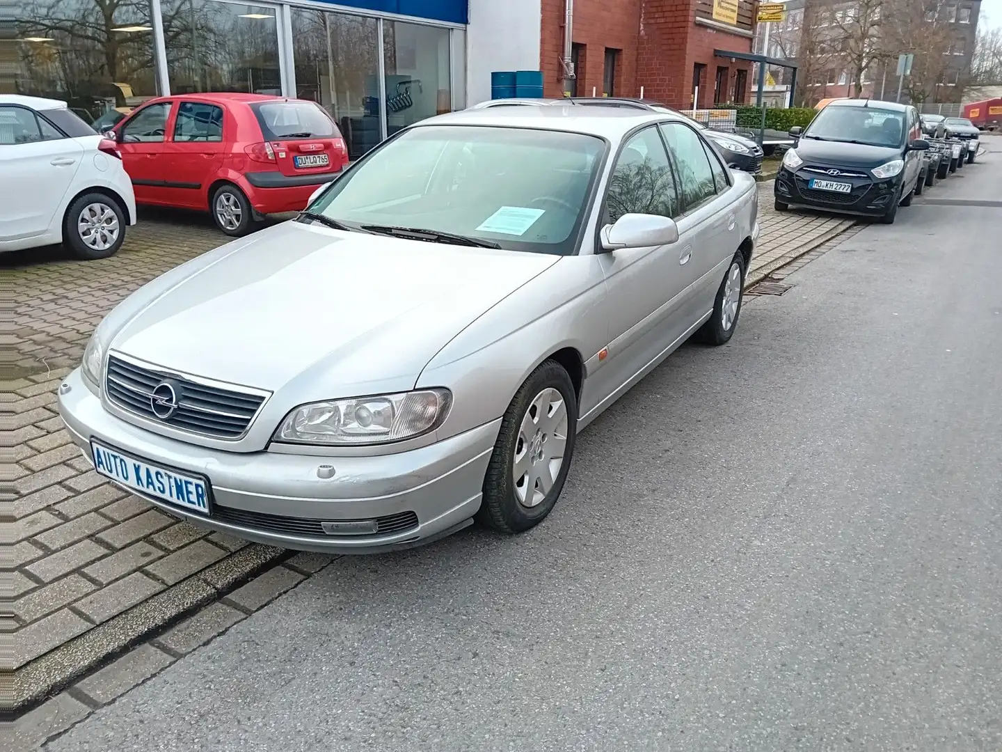 Opel Omega 2.2 16V Selection Silber - 1