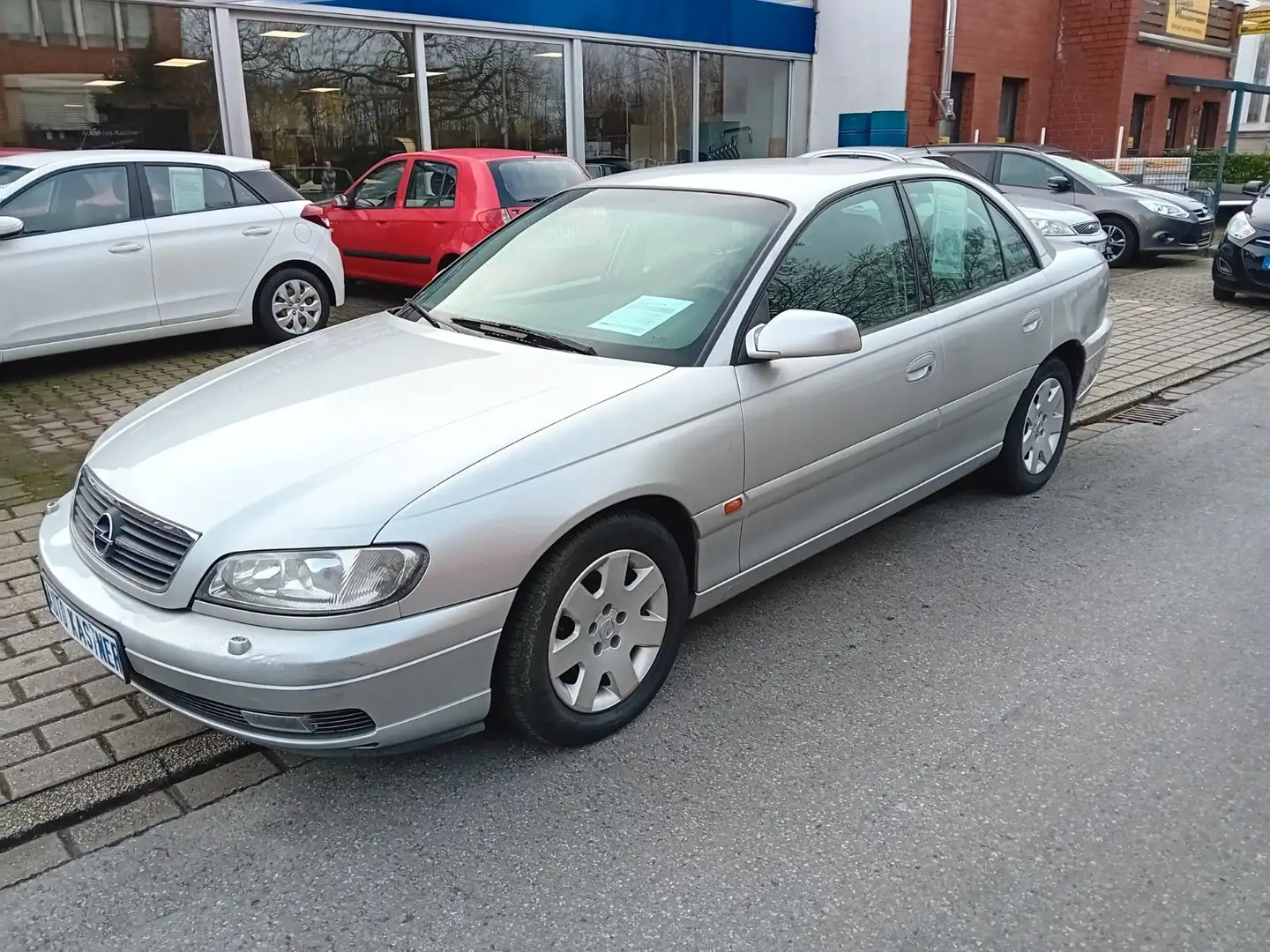 Opel Omega 2.2 16V Selection Stříbrná - 2