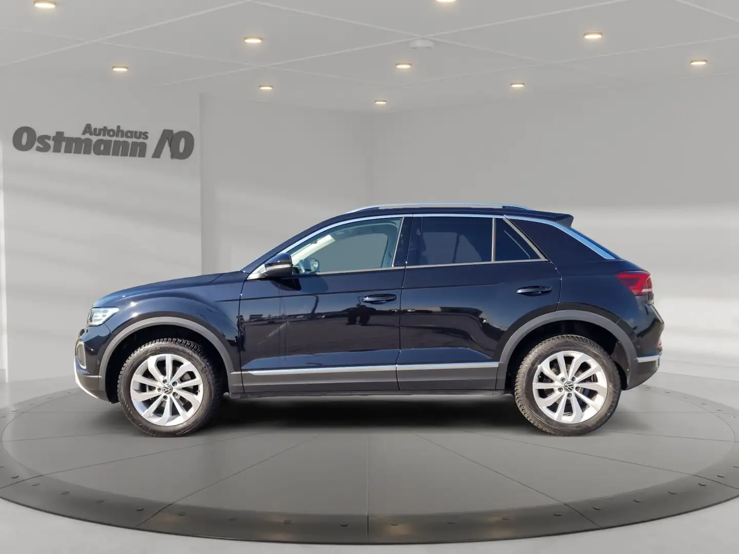Volkswagen T-Roc 1.5 TSI Style 2xKlima ACC AHK AUT DynLicht Schwarz - 2
