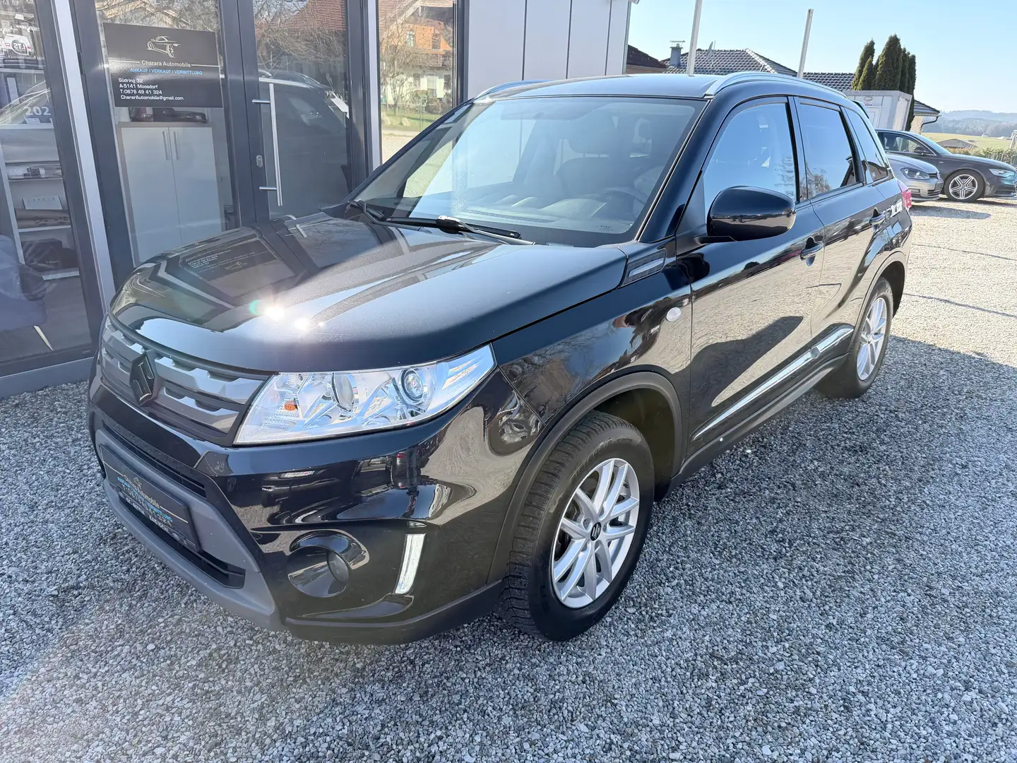 Suzuki Vitara Schwarz - 1
