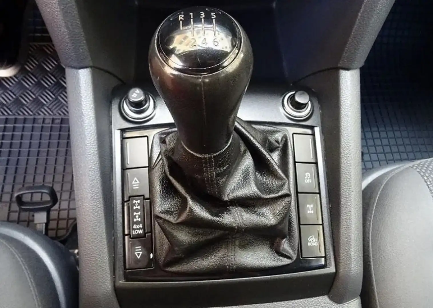 Volkswagen Amarok 2.0 BiTDI 4MOTION Schwarz - 2