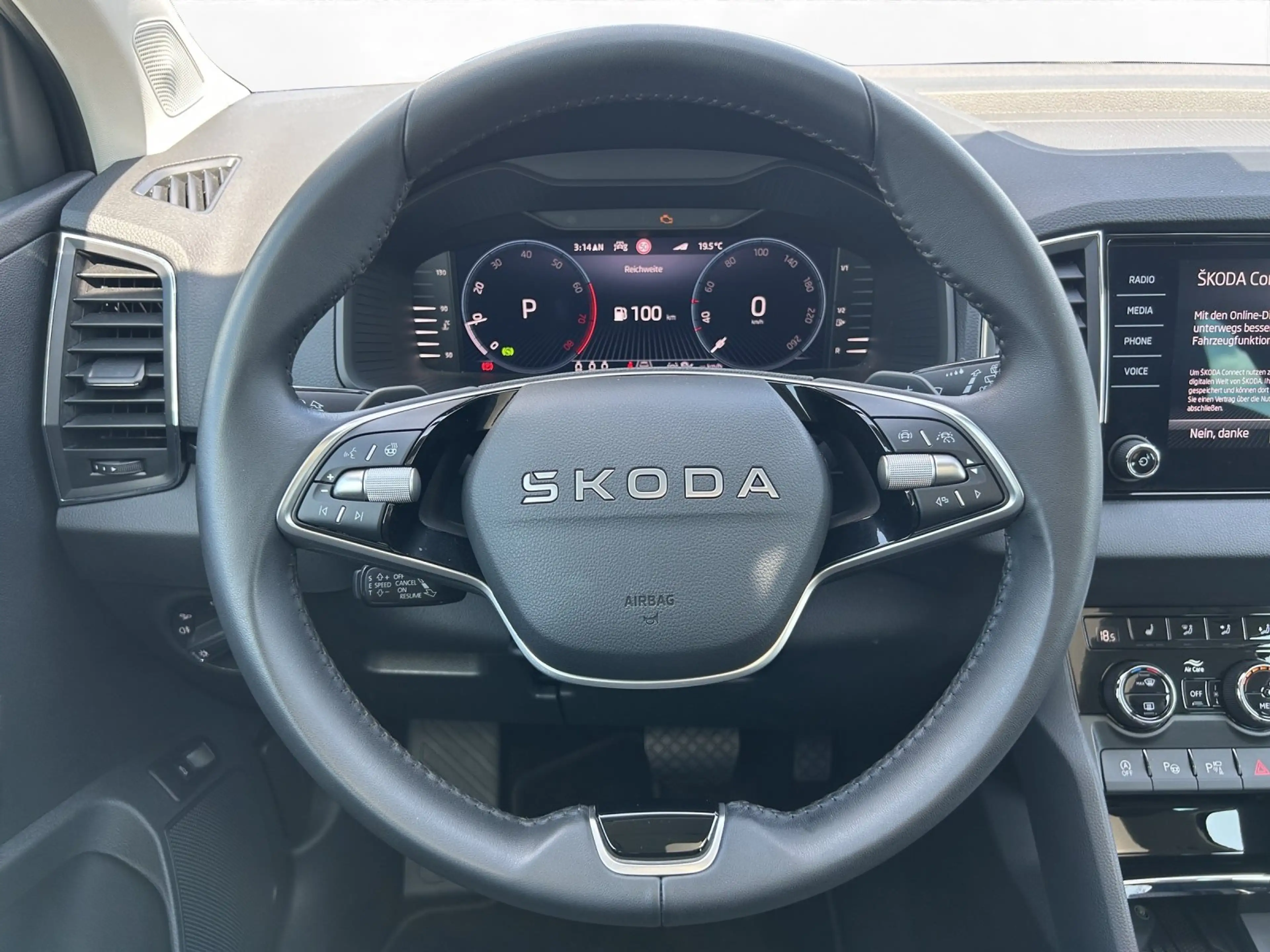 Skoda Karoq 1.5 TSI DSG TOUR | AHK | NAVI | PANO | LED — photo 9