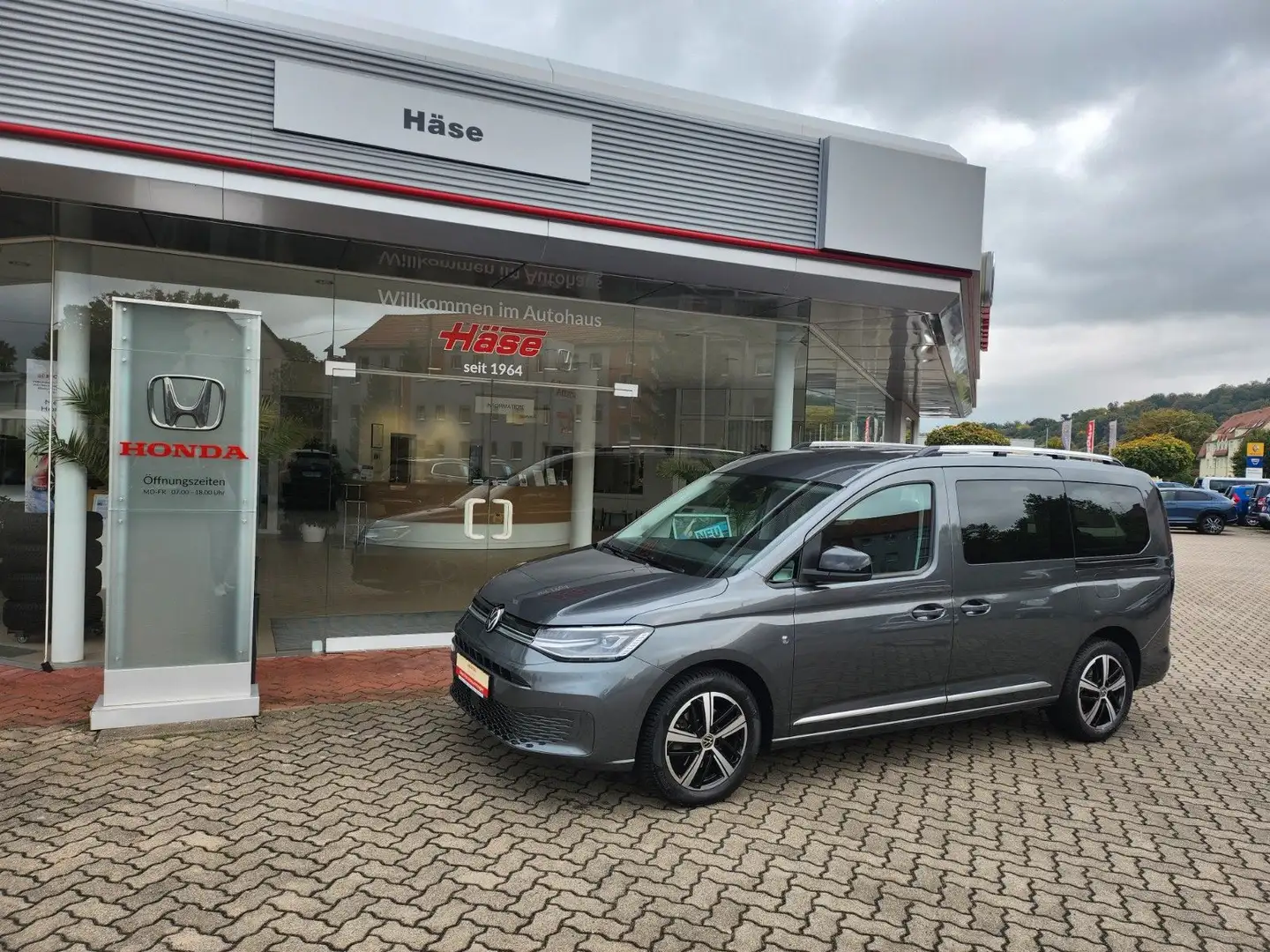 Volkswagen Caddy Maxi 1,5 TSI Style  AHK Dachreling Sitzheiz Gris - 1