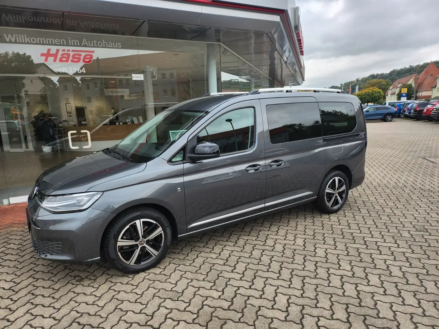 Volkswagen Caddy Maxi 1,5 TSI Style  AHK Dachreling Sitzheiz Gris - 2