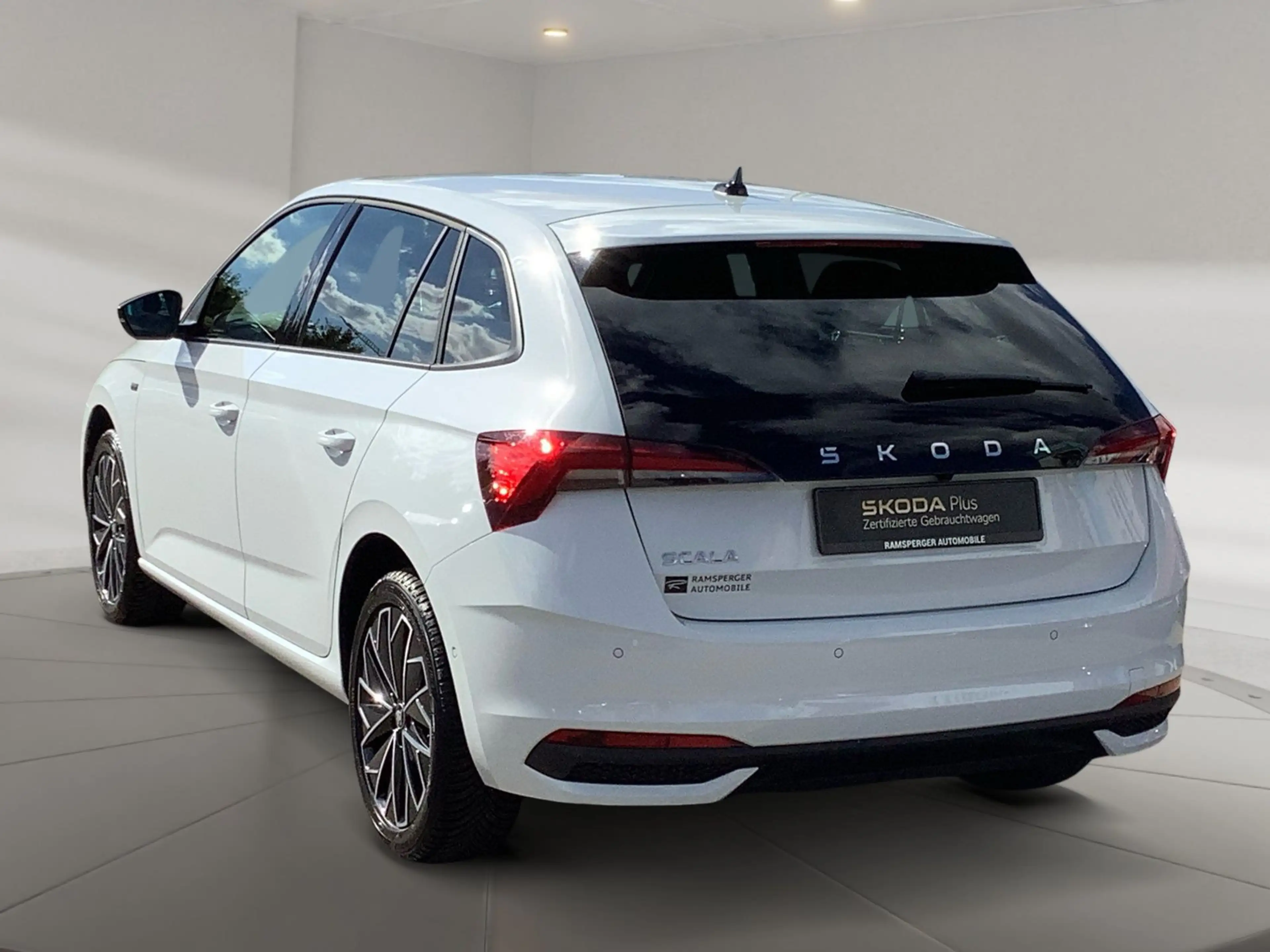 Skoda Scala 1.5 TSI DSG Tour AHK ACC Matrix Navi Kamer — photo 4
