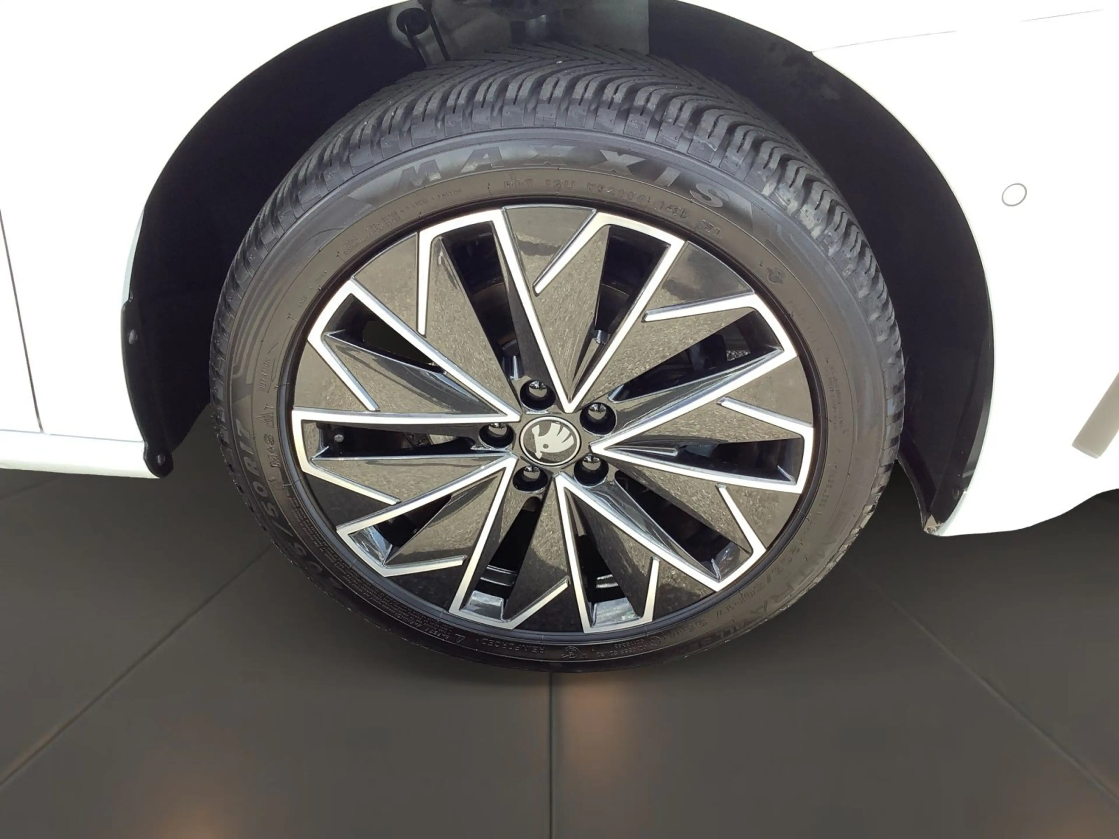 Skoda Scala 1.5 TSI DSG Tour AHK ACC Matrix Navi Kamer — photo 7