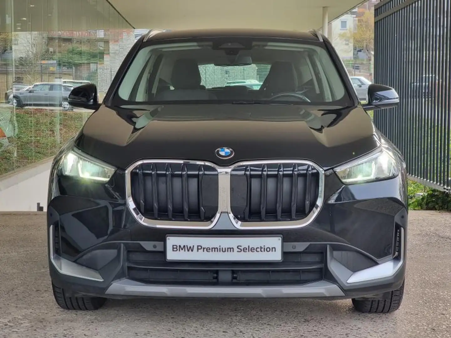 BMW X1 sDrive 18i Schwarz - 2