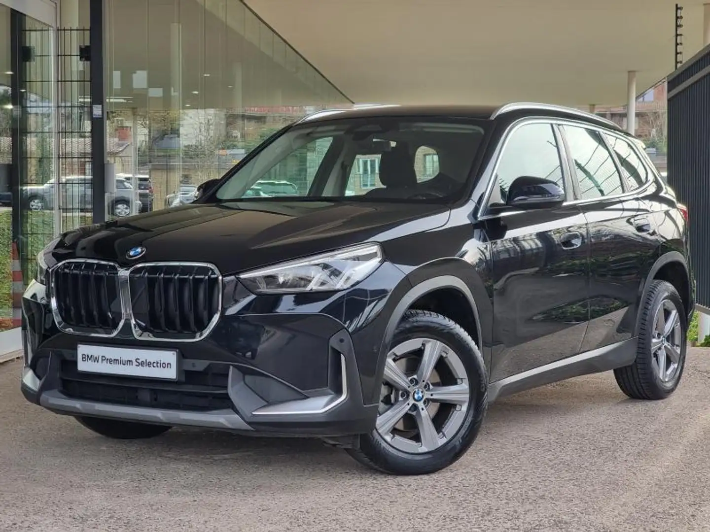 BMW X1 sDrive 18i Schwarz - 1
