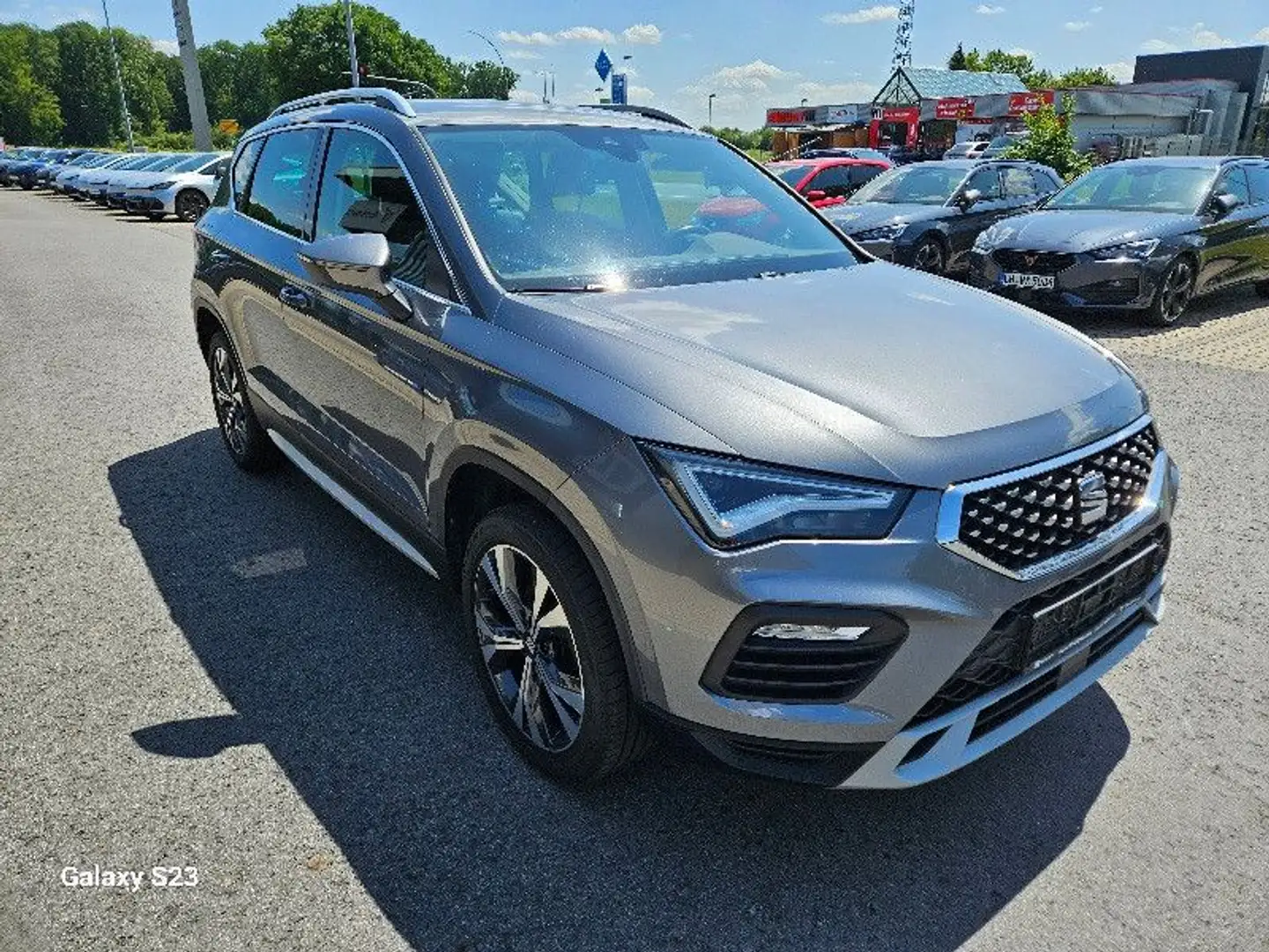 SEAT Ateca Xperience 1,5 DSG *AHK*Paket XL*Full Link* Grey - 2